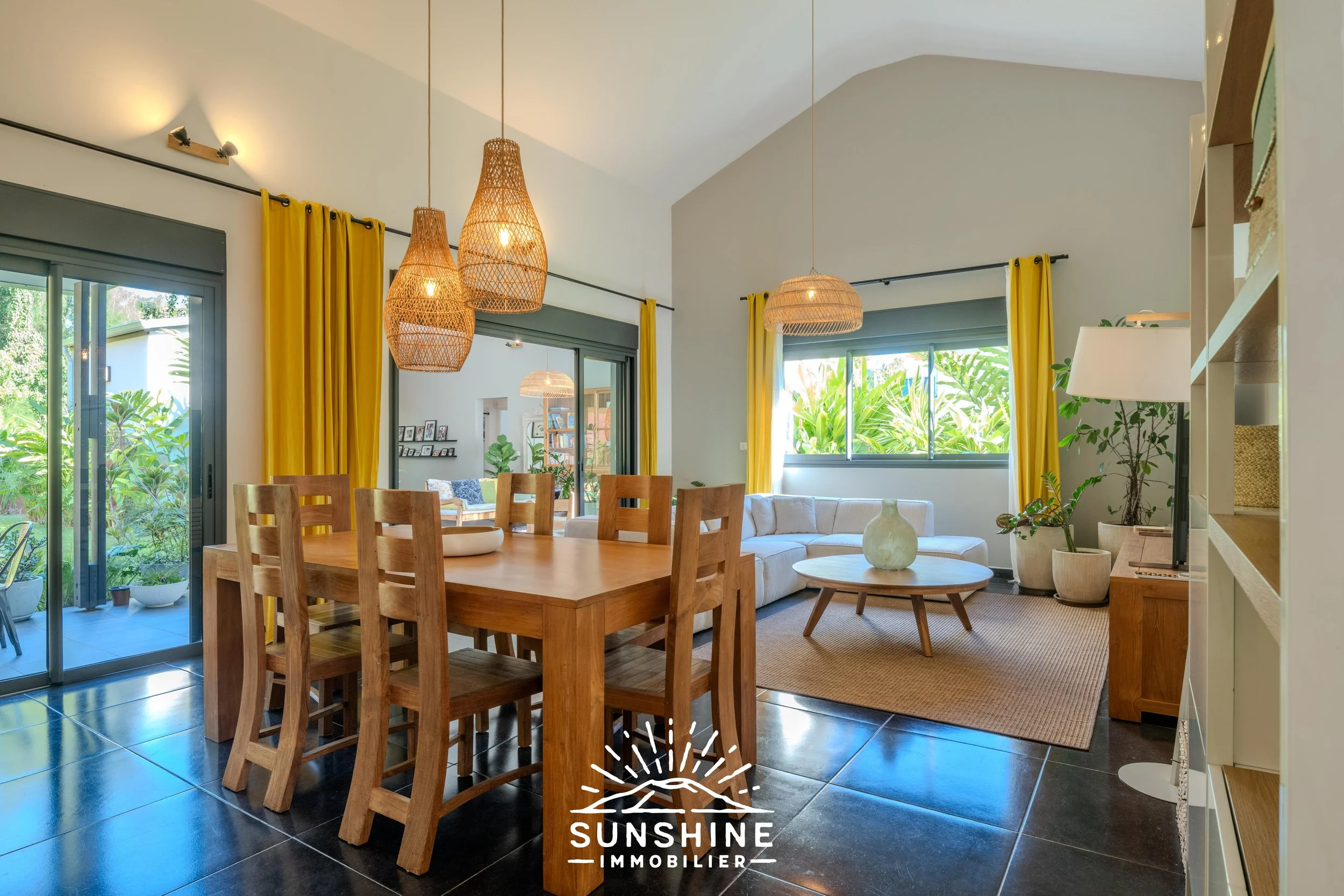 Villa de standing, plain-pied, piscine et dépendance La Montagne | 700 000 € FAI