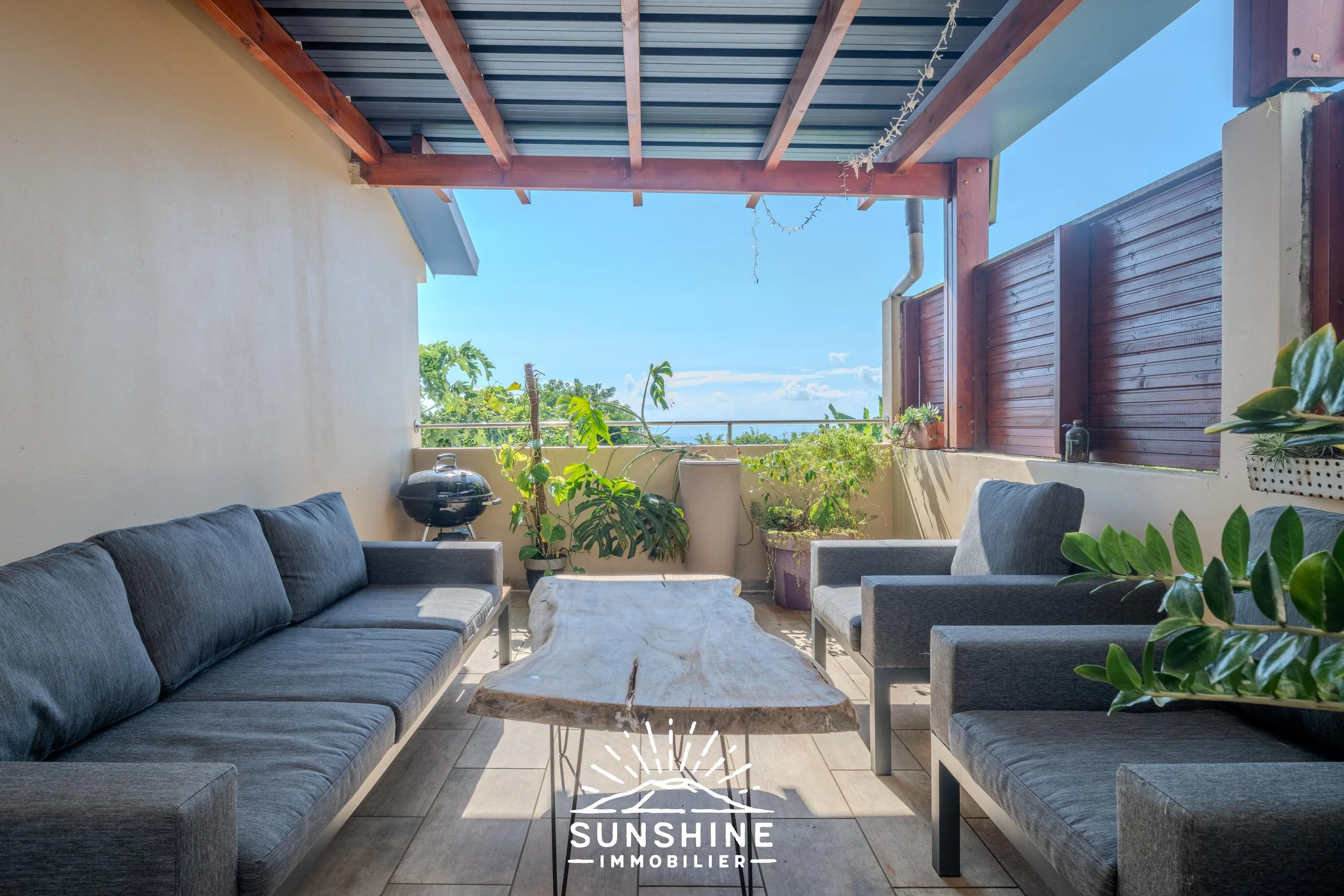 Maison familiale avec piscine et jacuzzi Bras Madeleine Saint Benoit | 240 000 € FAI