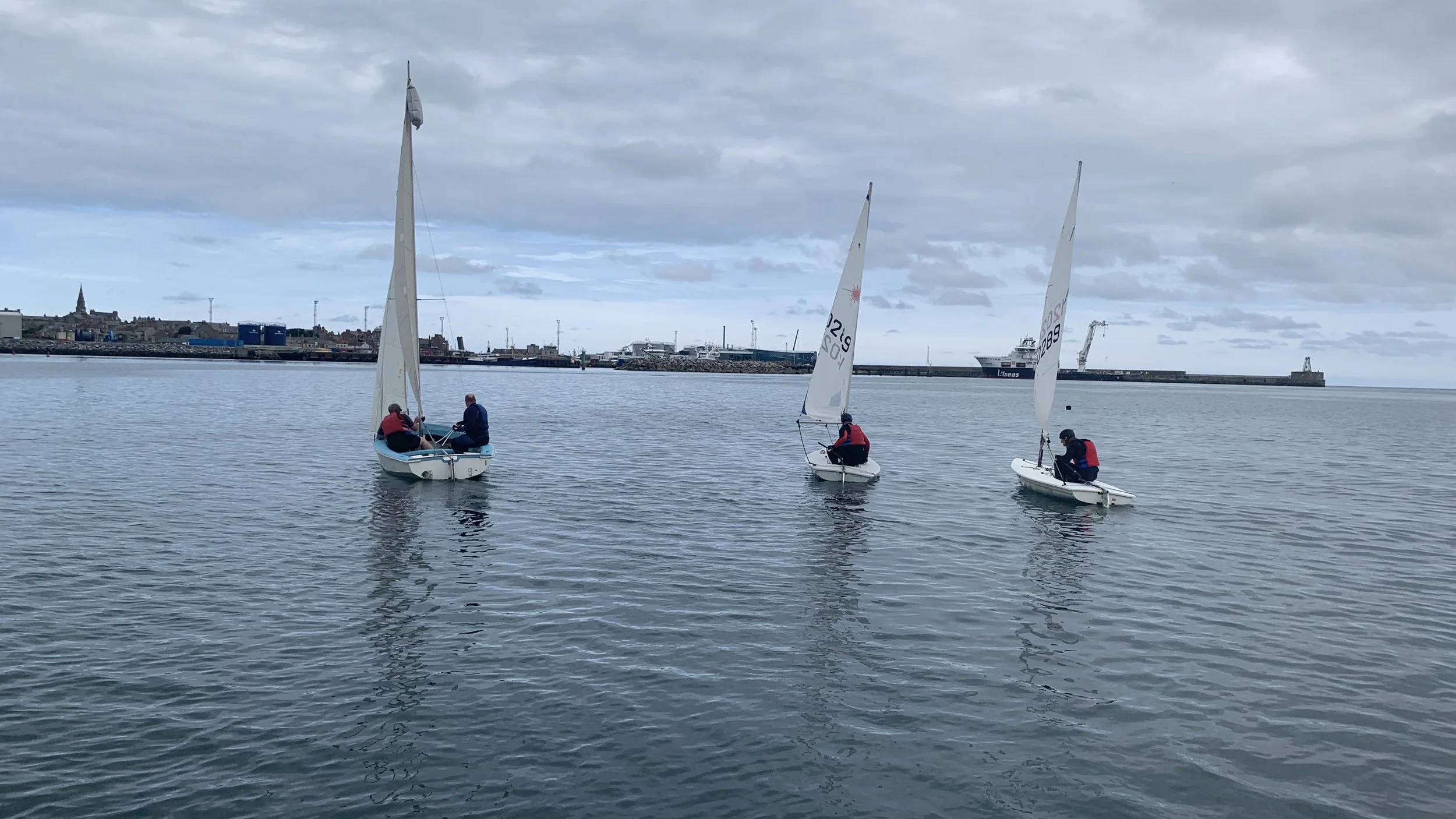 People learning to sail at peterhead