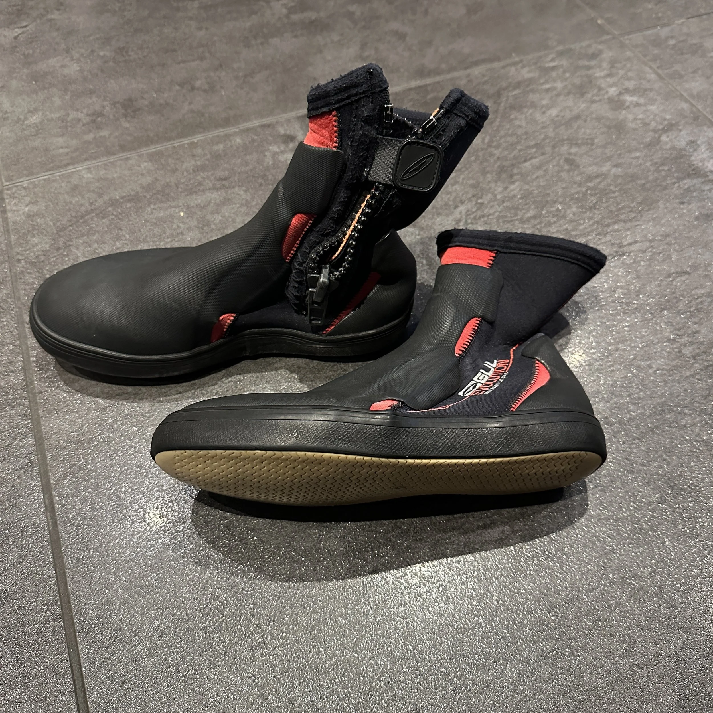(Not Available) Item 24 - Size 6 Gul Evolution Boots, Zips Stuck,