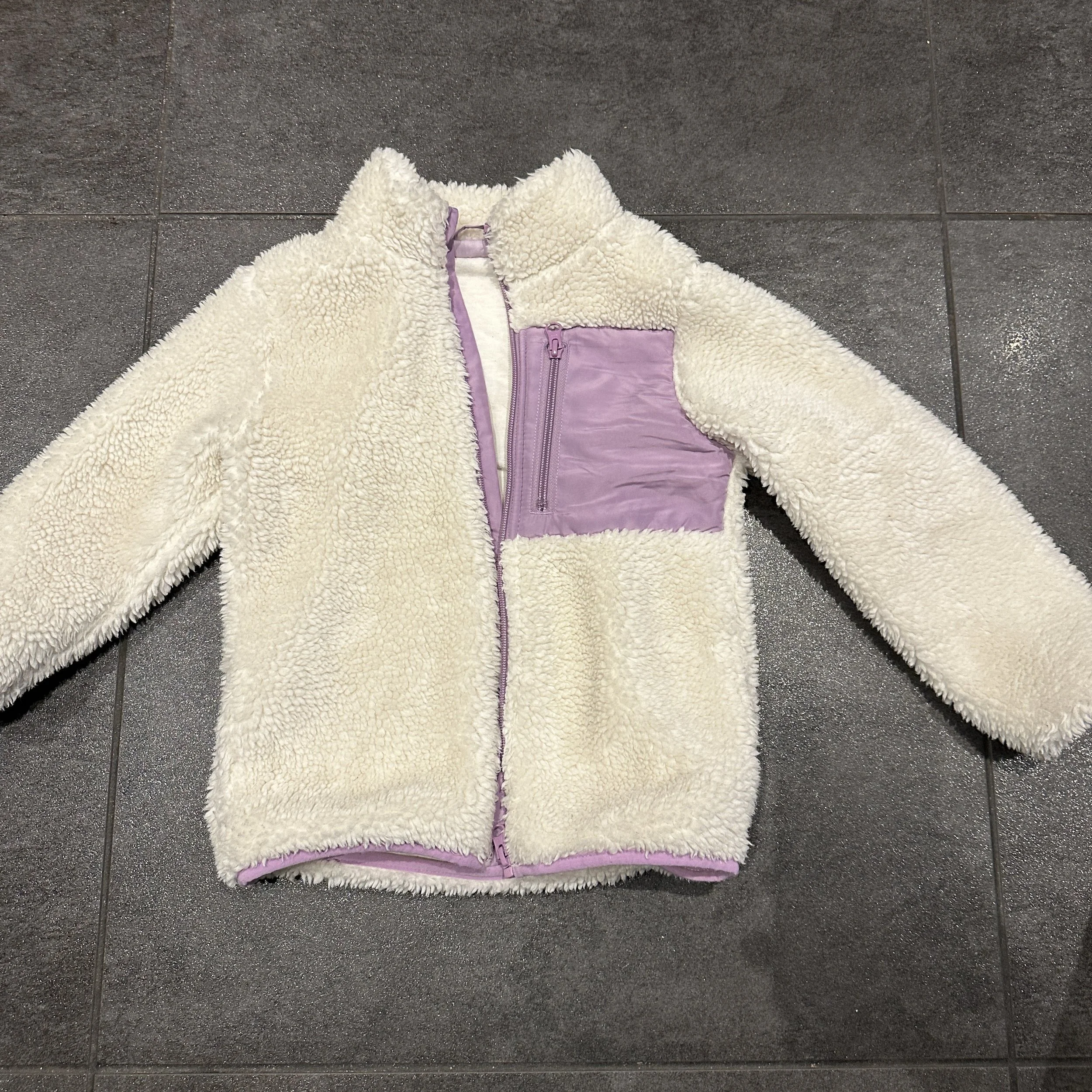 (Not Available) Item 06