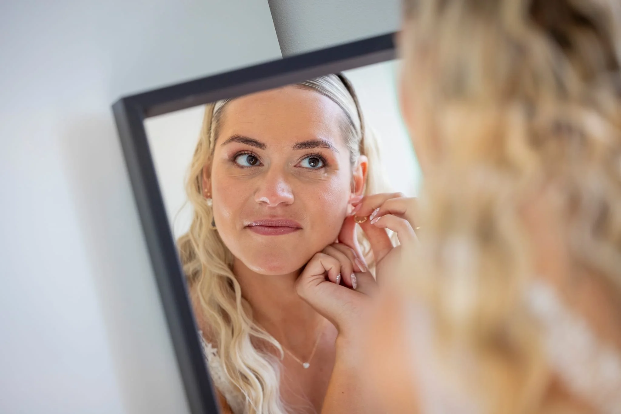 Hairstyling and makeup for the bridal team GLEAMBYELLEN