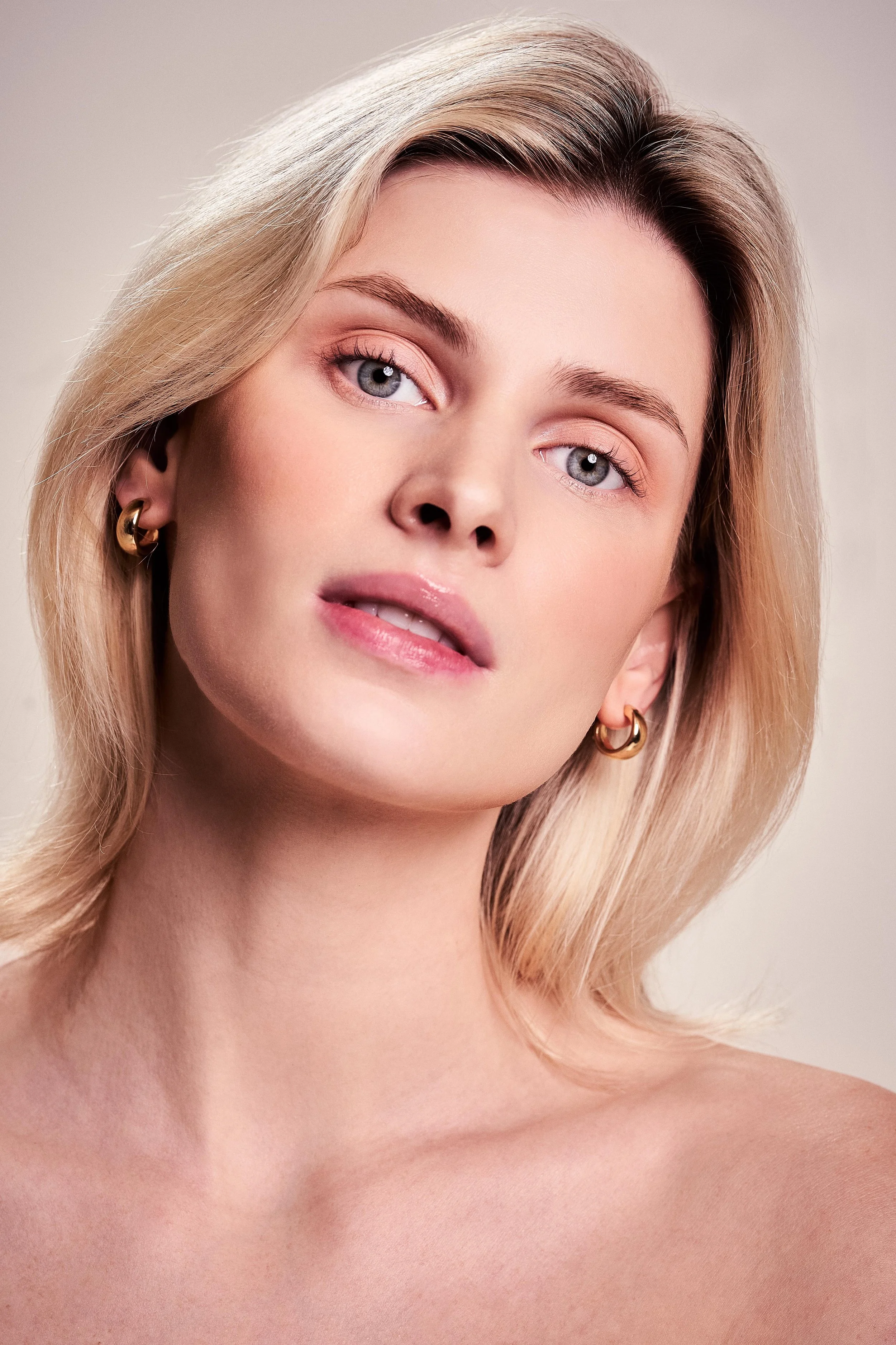 Model: @ktgeoghegan
Photographer: @juliavdvegtphotography
Make-up: @joybrabantmakeup
Agency: 
🇮🇪@catwalkmodelagency
🇧🇪@networkmodelagency • @jackielee_modelagency
🇩🇪@smodels.management @deas.agency
