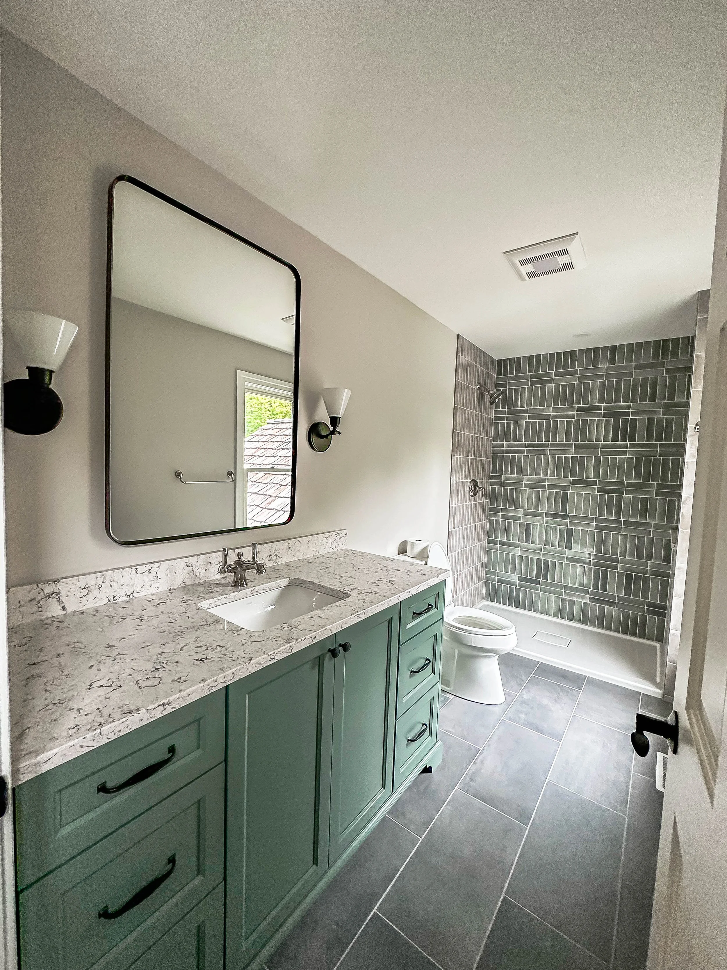 hester suite bath 4.jpg