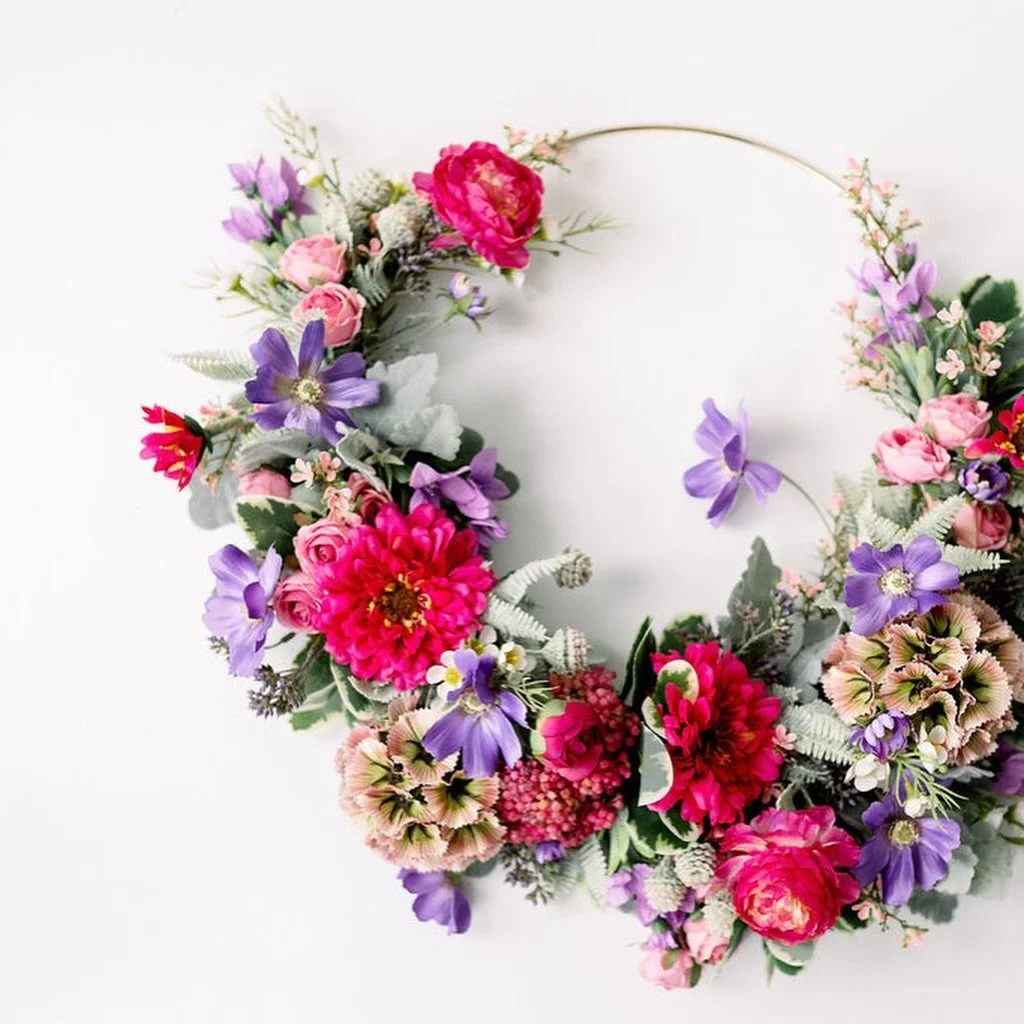 This is Georgia. 

She&rsquo;s coming to the OOAK show with me in a few weeks. Are you planning on coming? 

#silkflowers #ooaktoronto #doorwreath #mothersdaygiftidea #handmadeinontario