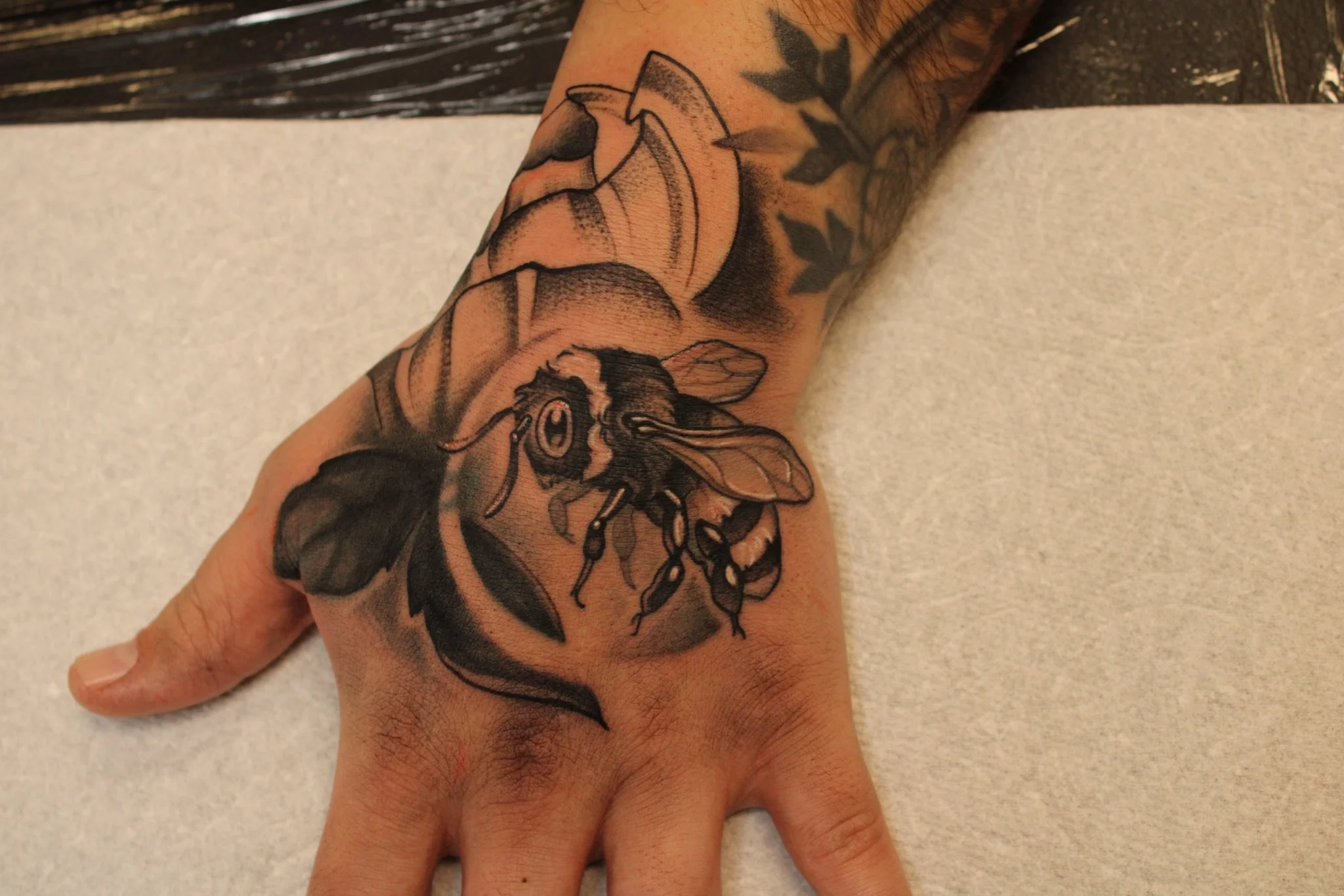 Hand coverup