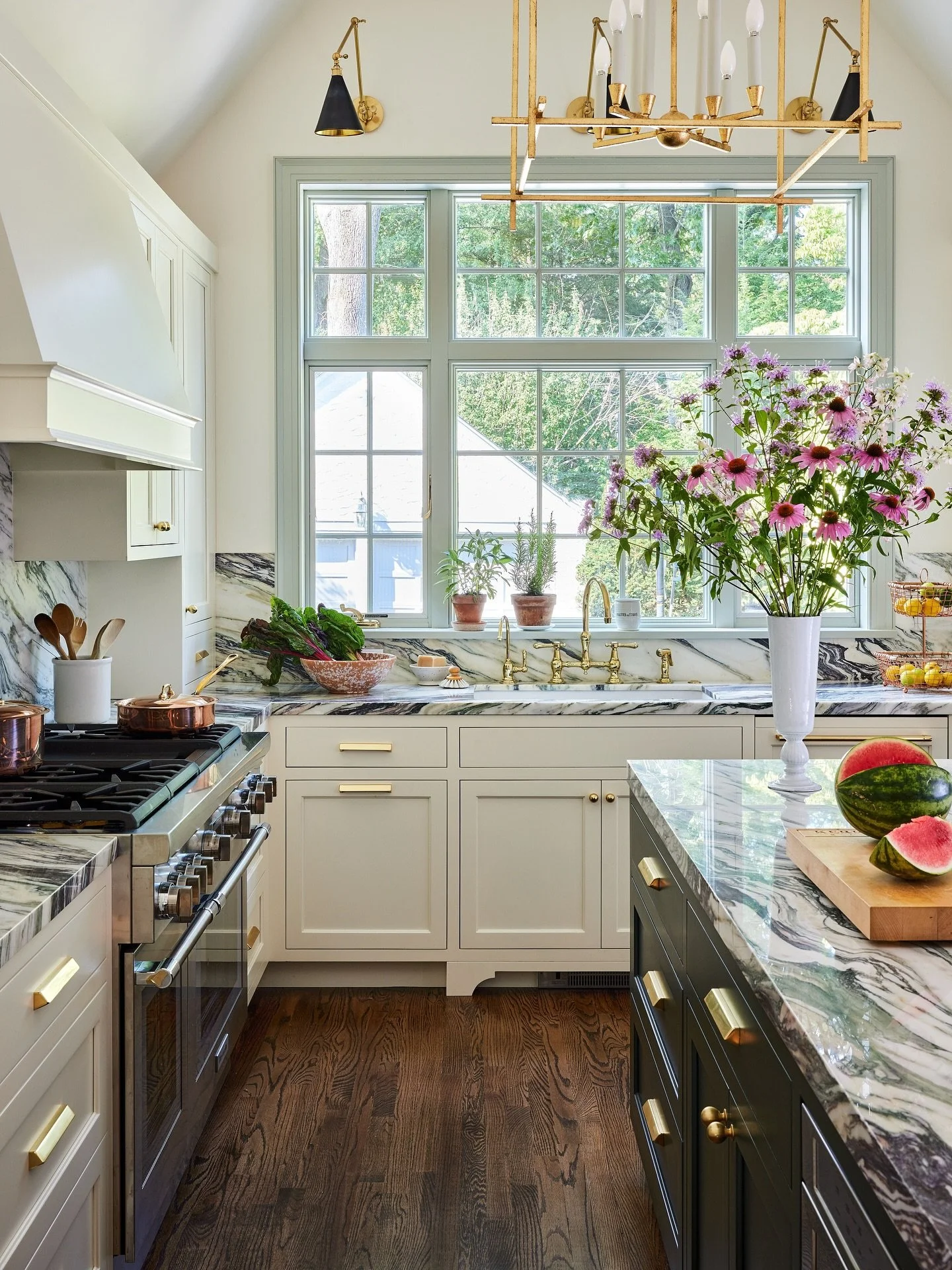 Happy cooking and eating! Grateful for everyone who makes the magic happen. Link in bio to receive the latest KPD Brief. Have a wonderful Thanksgiving everyone!
📷 @kirstenrfrancis 
Styling @martinrbourne