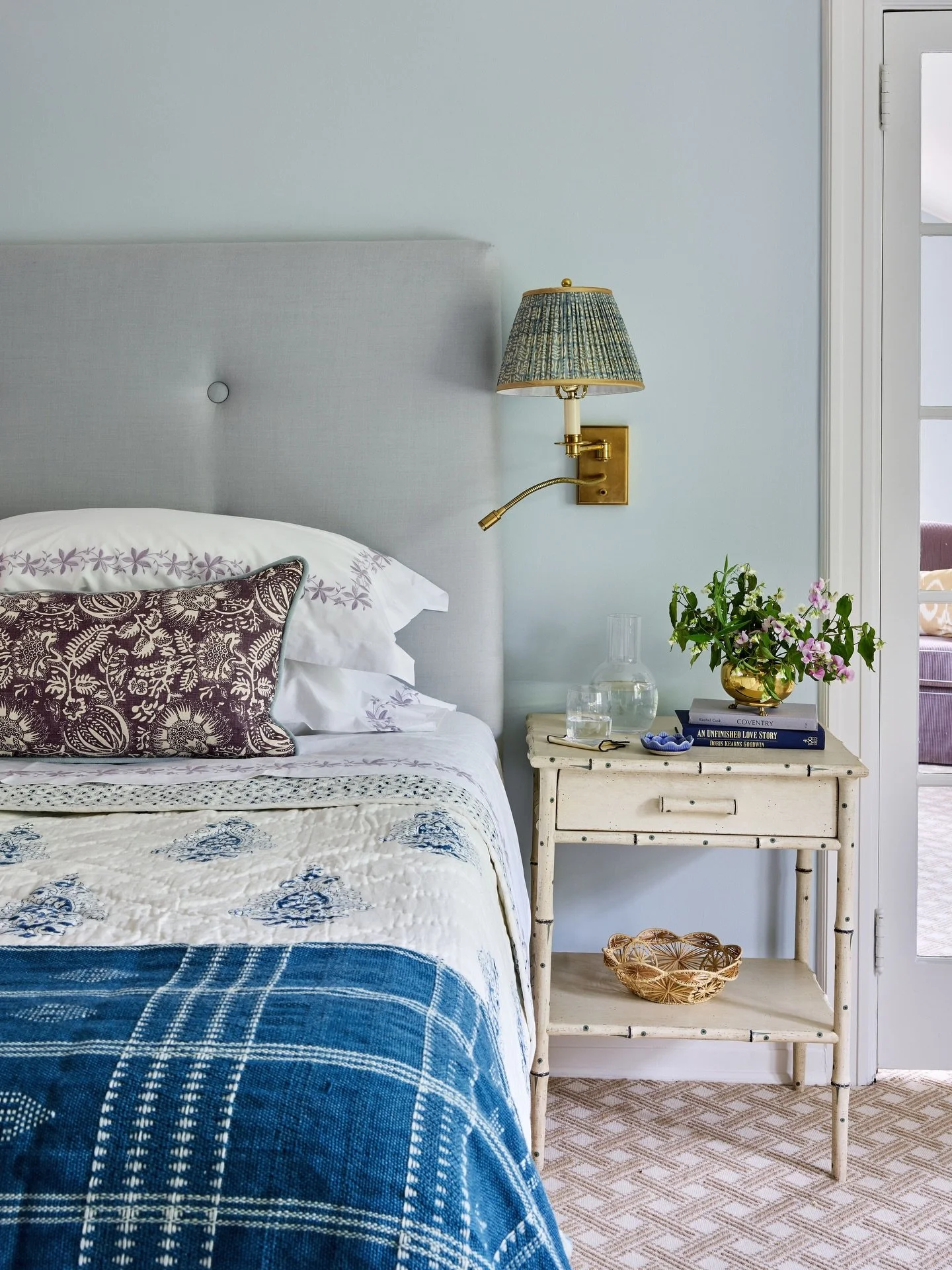 Happy freezing Sunday. Hope you&rsquo;re staying warm and cozy.
📷 @kirstenrfrancis