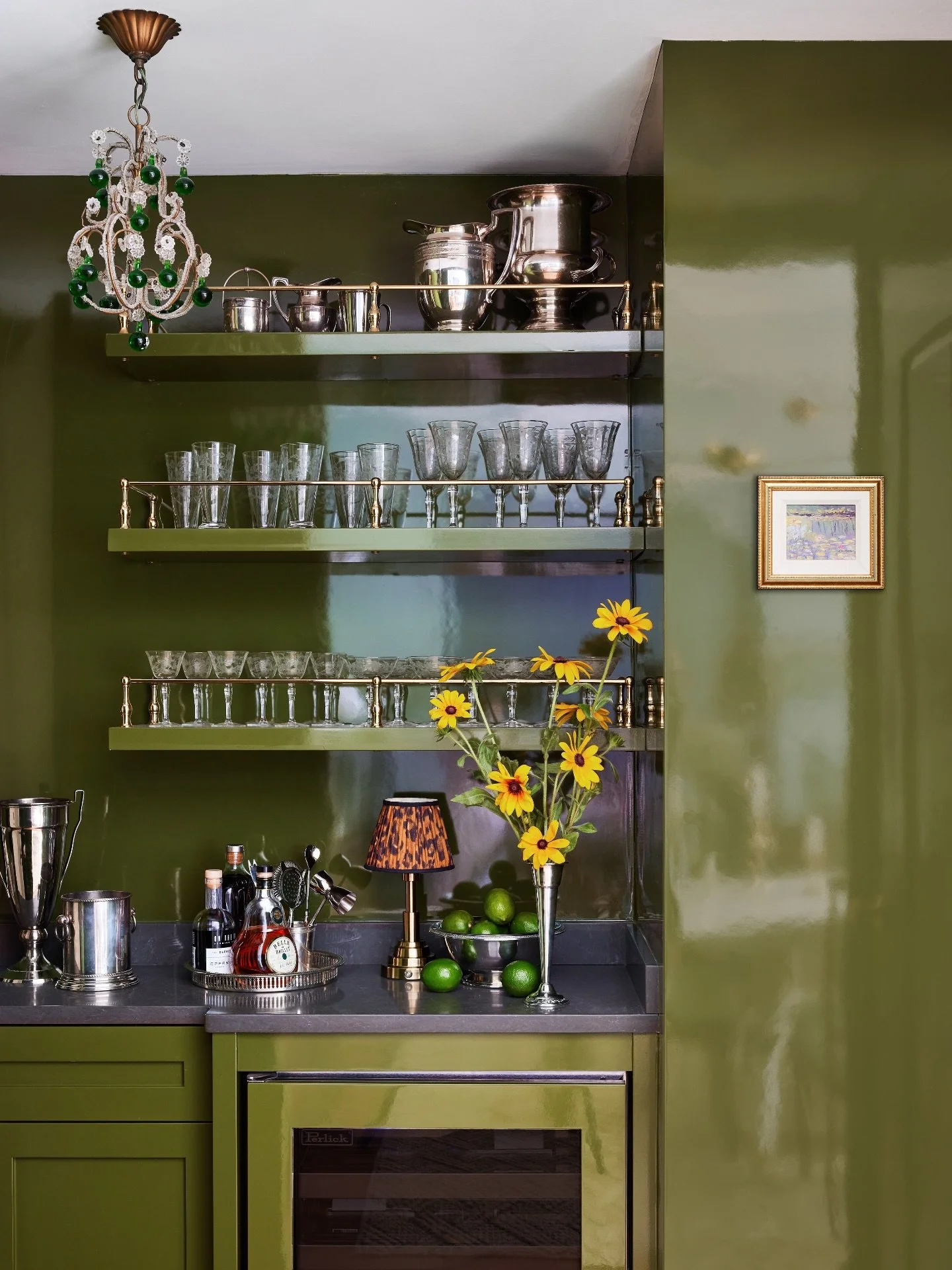 It&rsquo;s not easy bein&rsquo; green
It seems you blend in 
With so many other ordinary things
And people tend to pass you over 
&lsquo;Cause you&rsquo;re not standing out 
Like flashy sparkles in the water 
Or stars in the sky

But green&rsquo;s th