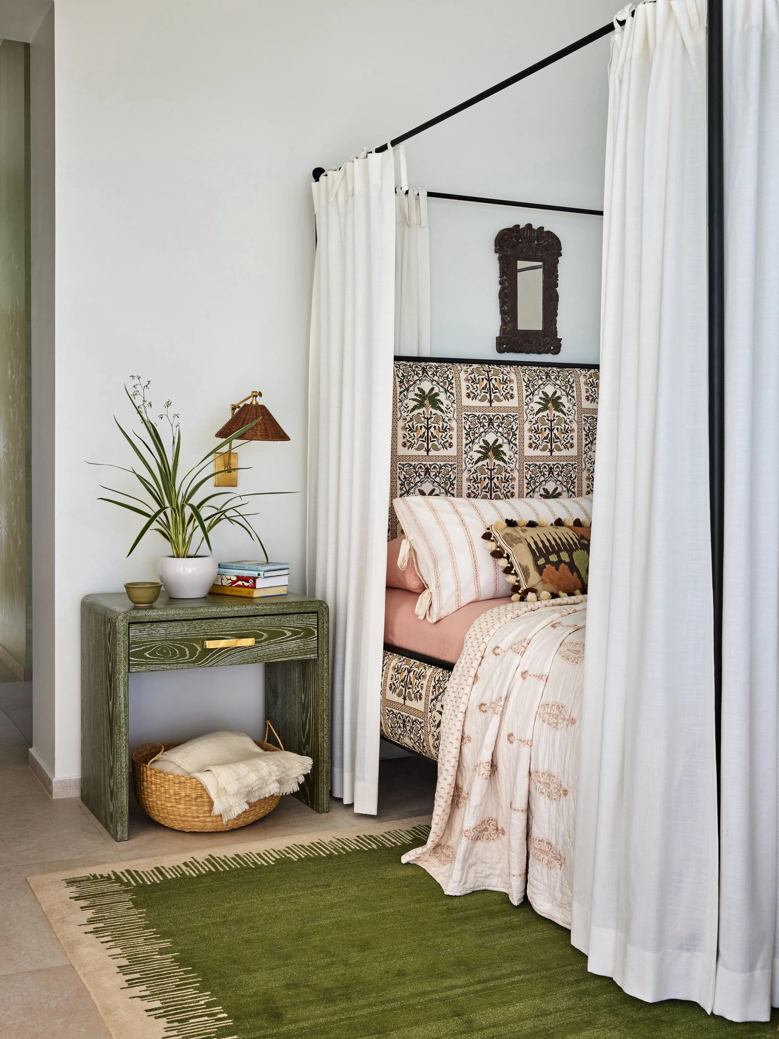 First look at our project in Turks &amp; Caicos! Sign up for The KPD Brief at the link in bio for the tour.
📷 @kirstenrfrancis 
Styling @anthony_amiano