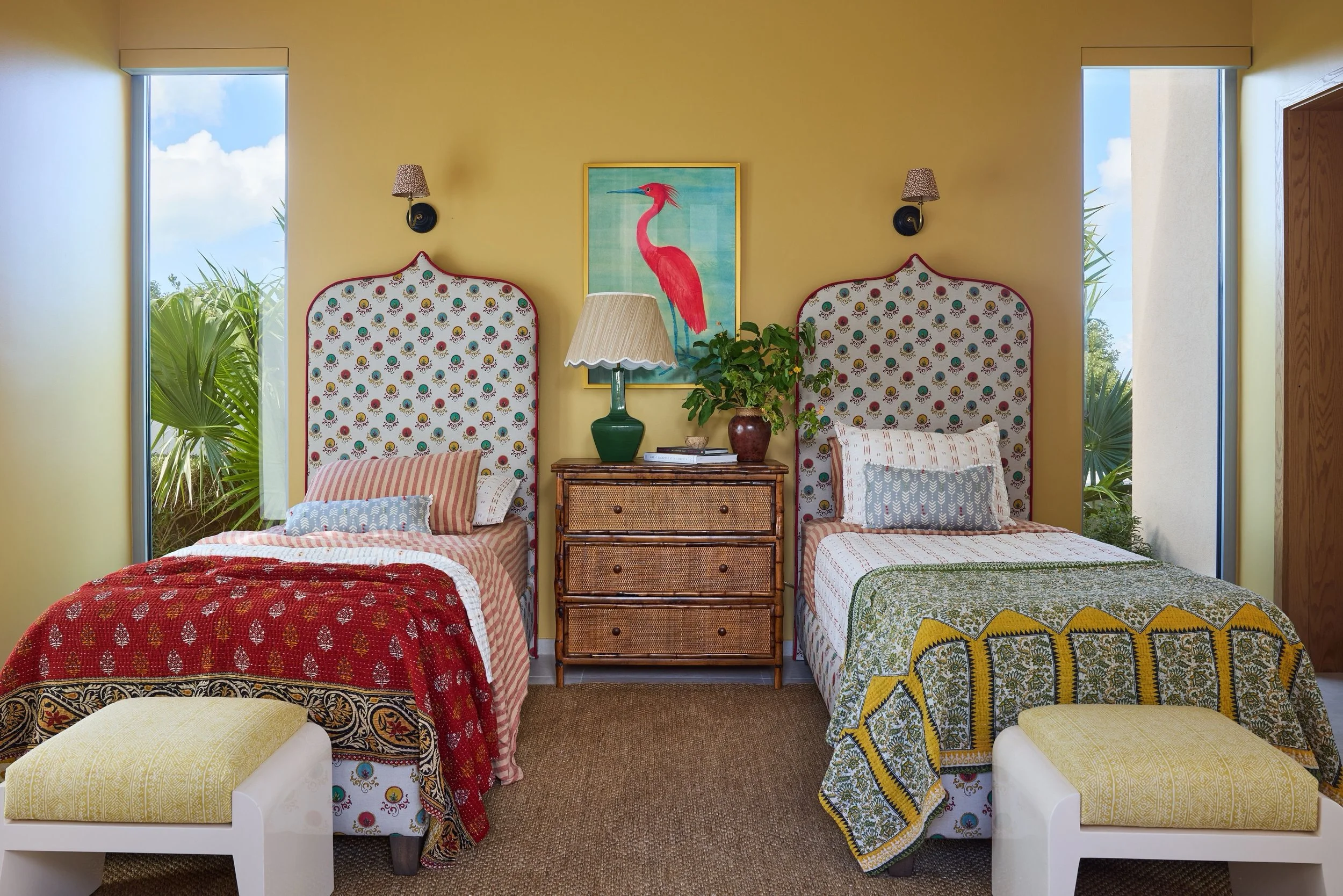 Mixing patterns is one of my favorite things to do and bedding is a great opportunity to add even more interest. I love the fun color palette in this guest bedroom. Universe I think I&rsquo;m ready for a boutique hotel project! 
📷 @kirstenrfrancis 
