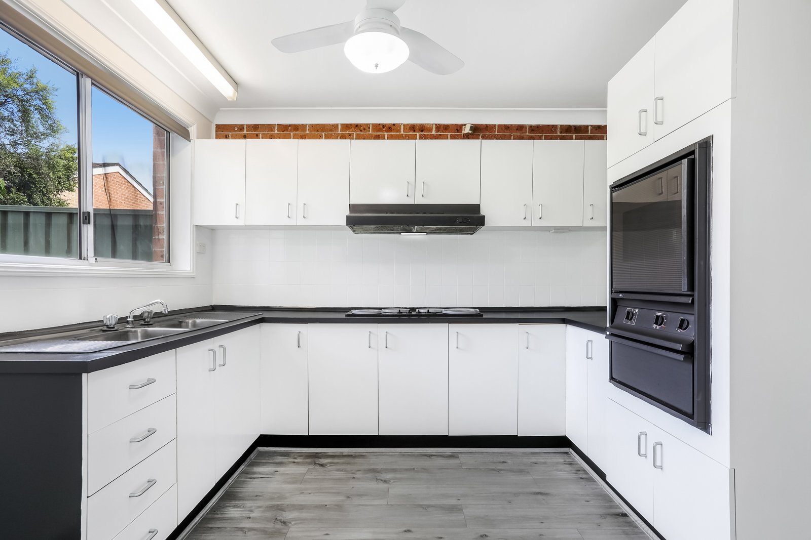Web_26-30 Kings Road, Ingleburn-1.jpg