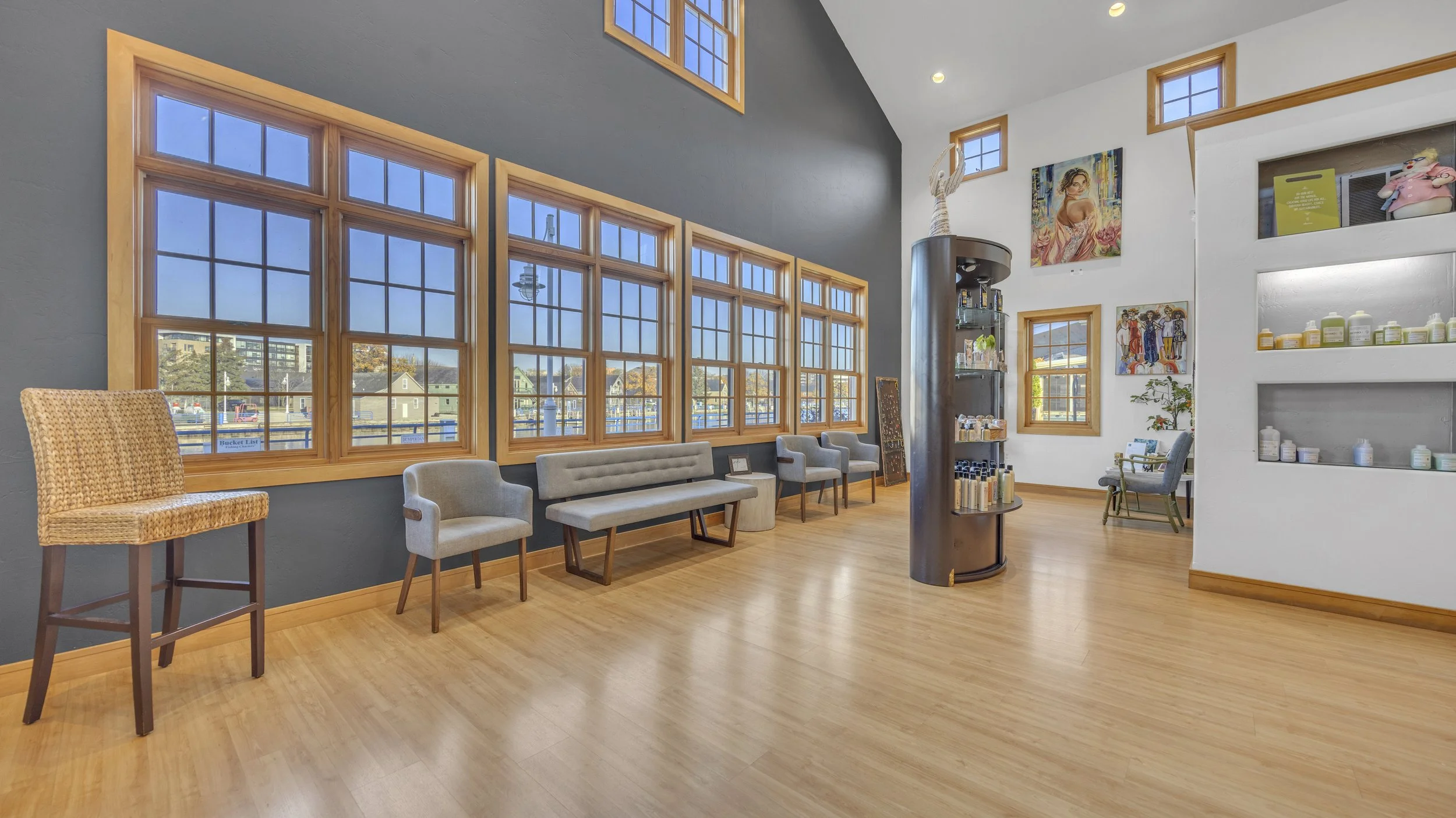 Waiting area.jpg