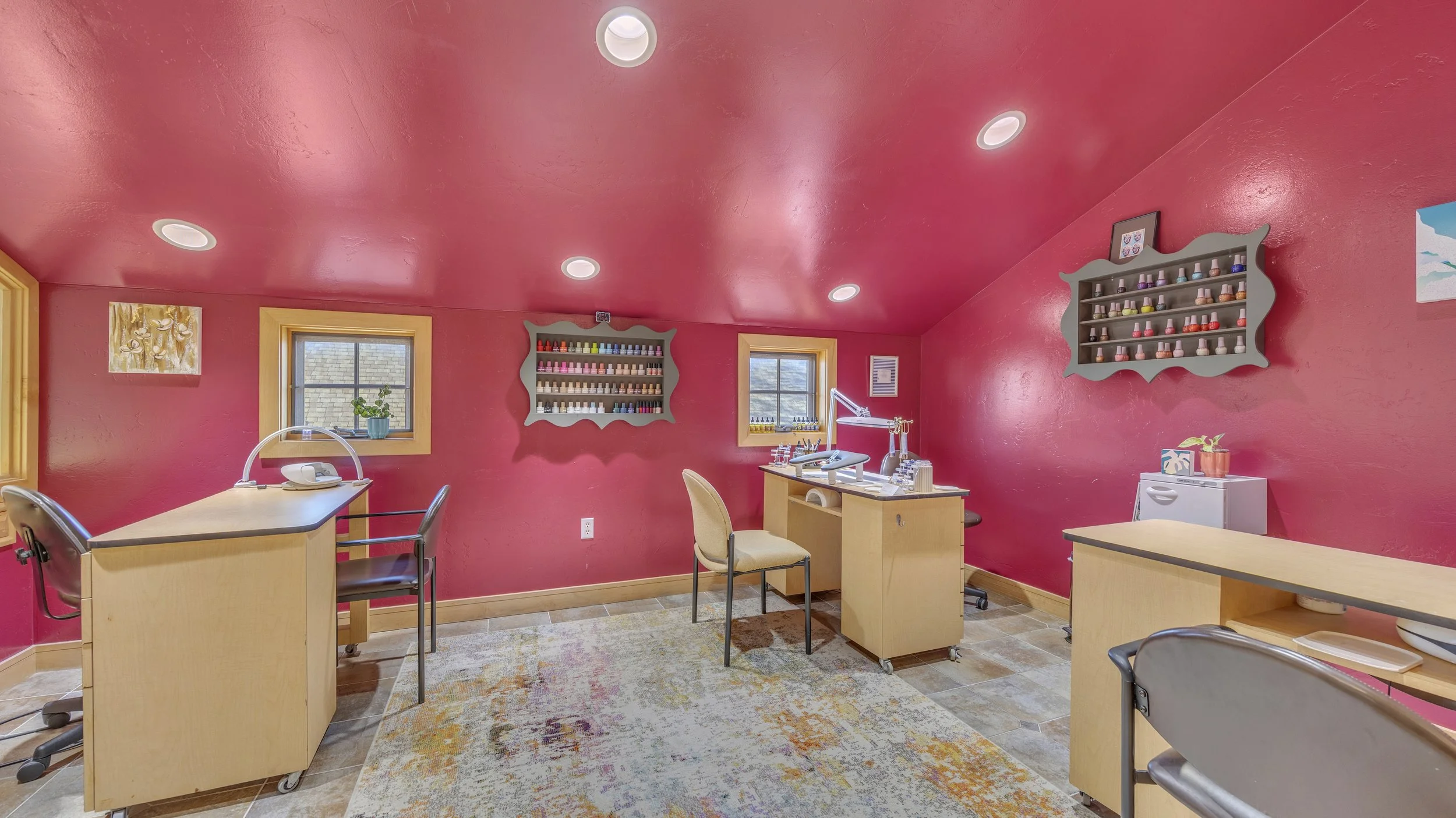Nail salon 1.jpg
