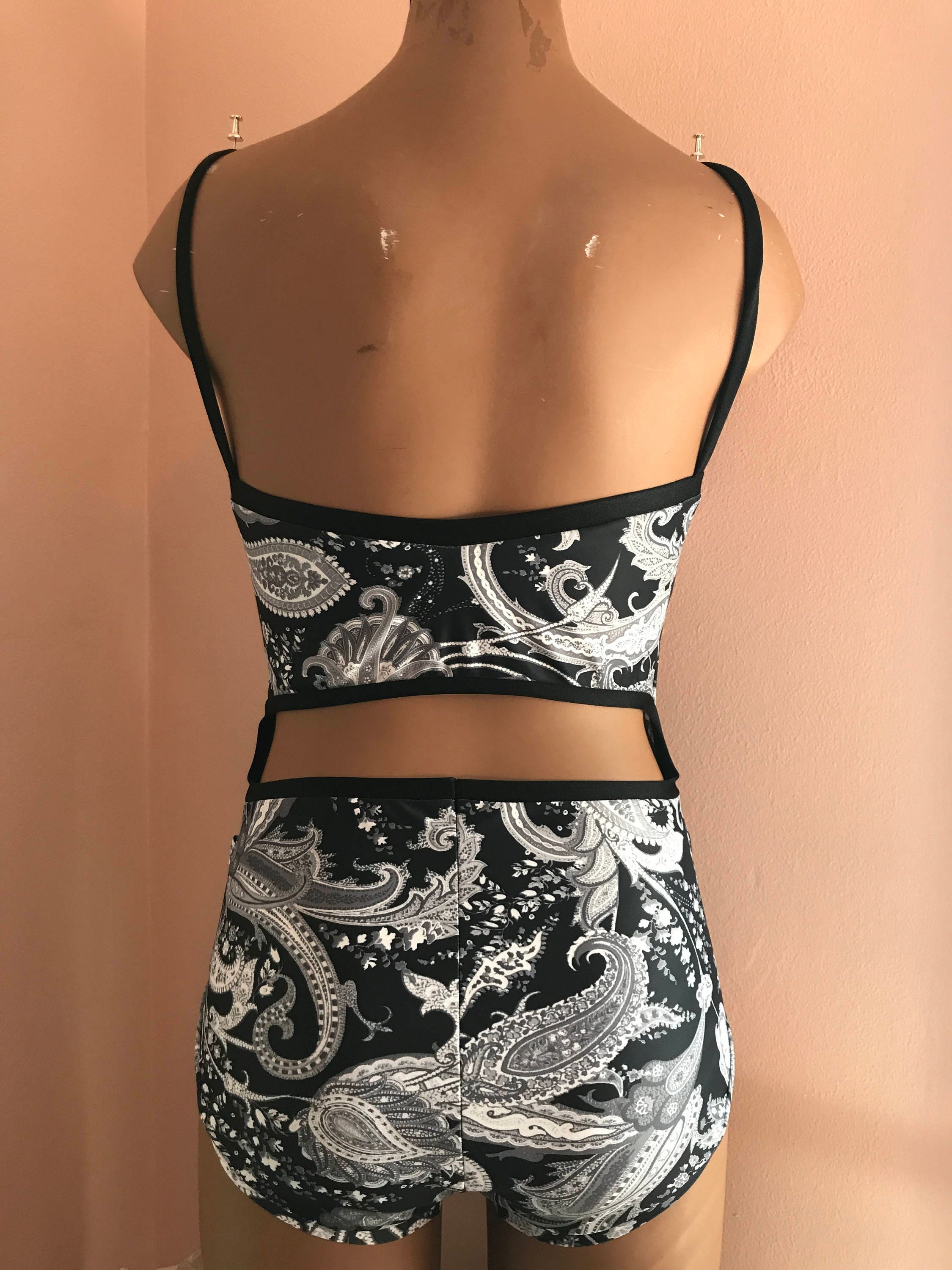 https://i.etsystatic.com/11077520/r/il/384787/1235589960/il_fullxfull.1235589960_jlvw.jpg