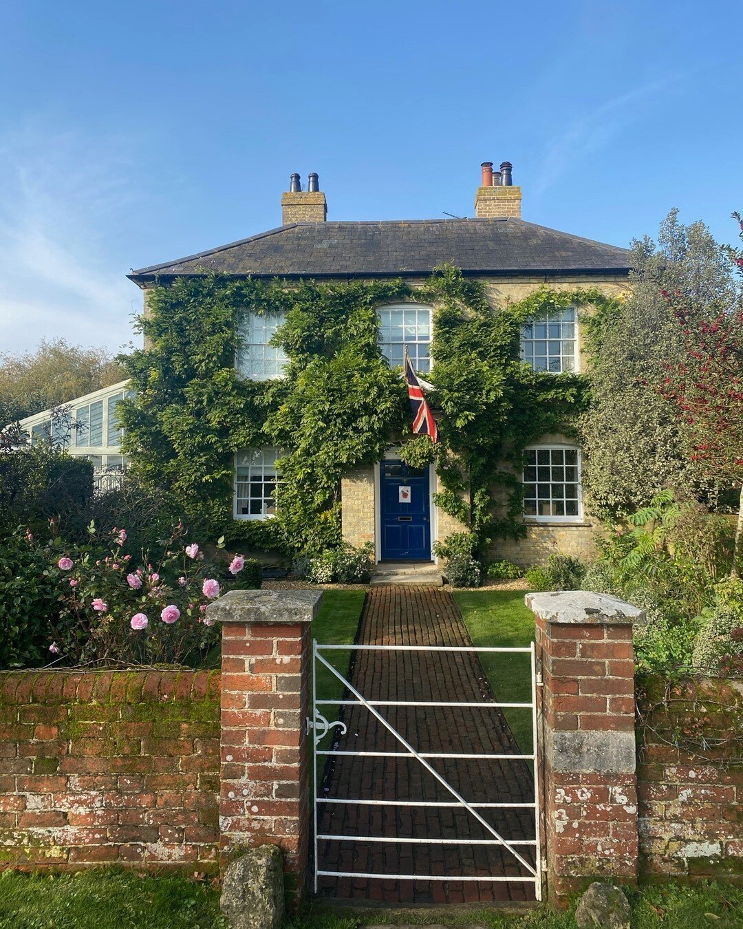 England Ready 🇬🇧 #CadlandEstate ⠀⠀⠀⠀⠀⠀⠀⠀⠀
⠀⠀⠀⠀⠀⠀⠀⠀⠀
#British #Country #House #Bythesea⠀⠀⠀⠀⠀⠀⠀⠀⠀
⠀⠀⠀⠀⠀⠀⠀⠀⠀
.⠀⠀⠀⠀⠀⠀⠀⠀⠀
.⠀⠀⠀⠀⠀⠀⠀⠀⠀
.⠀⠀⠀⠀⠀⠀⠀⠀⠀
.⠀⠀⠀⠀⠀⠀⠀⠀⠀
.⠀⠀⠀⠀⠀⠀⠀⠀⠀
.⠀⠀⠀⠀⠀⠀⠀⠀⠀
.⠀⠀⠀⠀⠀⠀⠀⠀⠀
.⠀⠀⠀⠀⠀⠀⠀⠀⠀
.⠀⠀⠀⠀⠀⠀⠀⠀⠀
.⠀⠀⠀⠀⠀⠀⠀⠀⠀
.⠀⠀⠀⠀⠀⠀⠀⠀⠀
 #seaview #southcoast