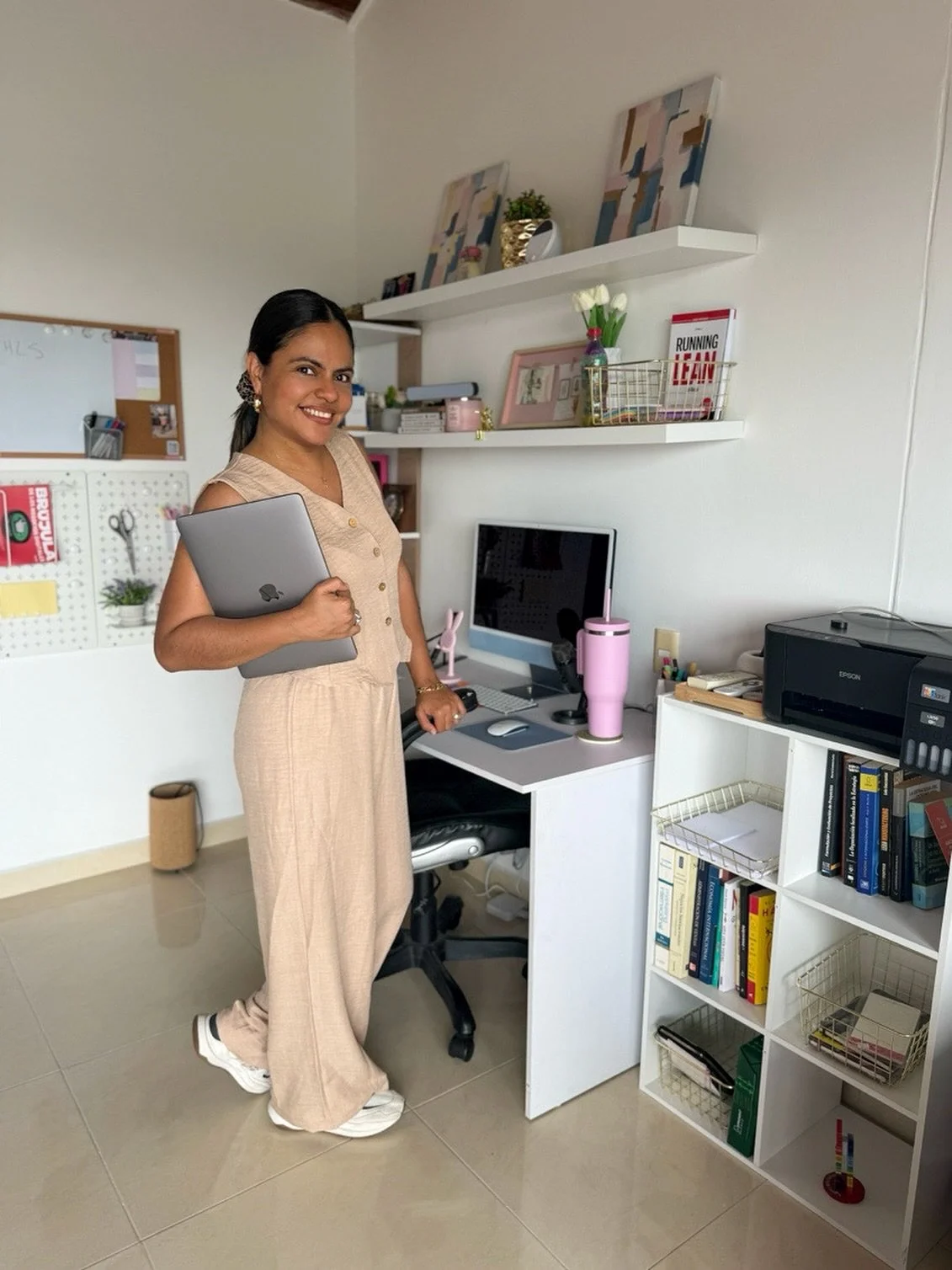 ➡️ Iniciar la semana con claridad es la clave.🙋🏽&zwj;♀️

Hoy continuamos con proyectos estrat&eacute;gicos para clientes que est&aacute;n listos para vender m&aacute;s y trabajar menos gracias a sistemas digitales que funcionan.⚙️

Para m&iacute; n