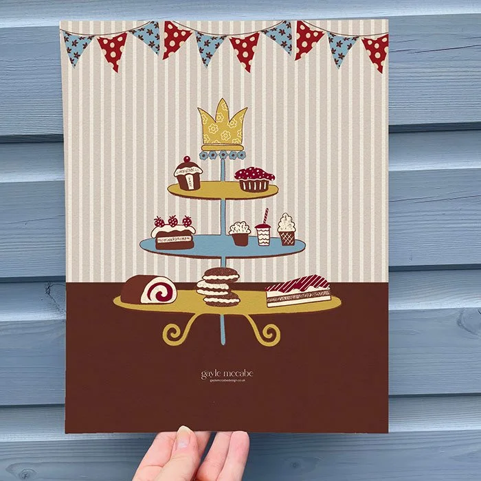 Cake stand with crown coronation