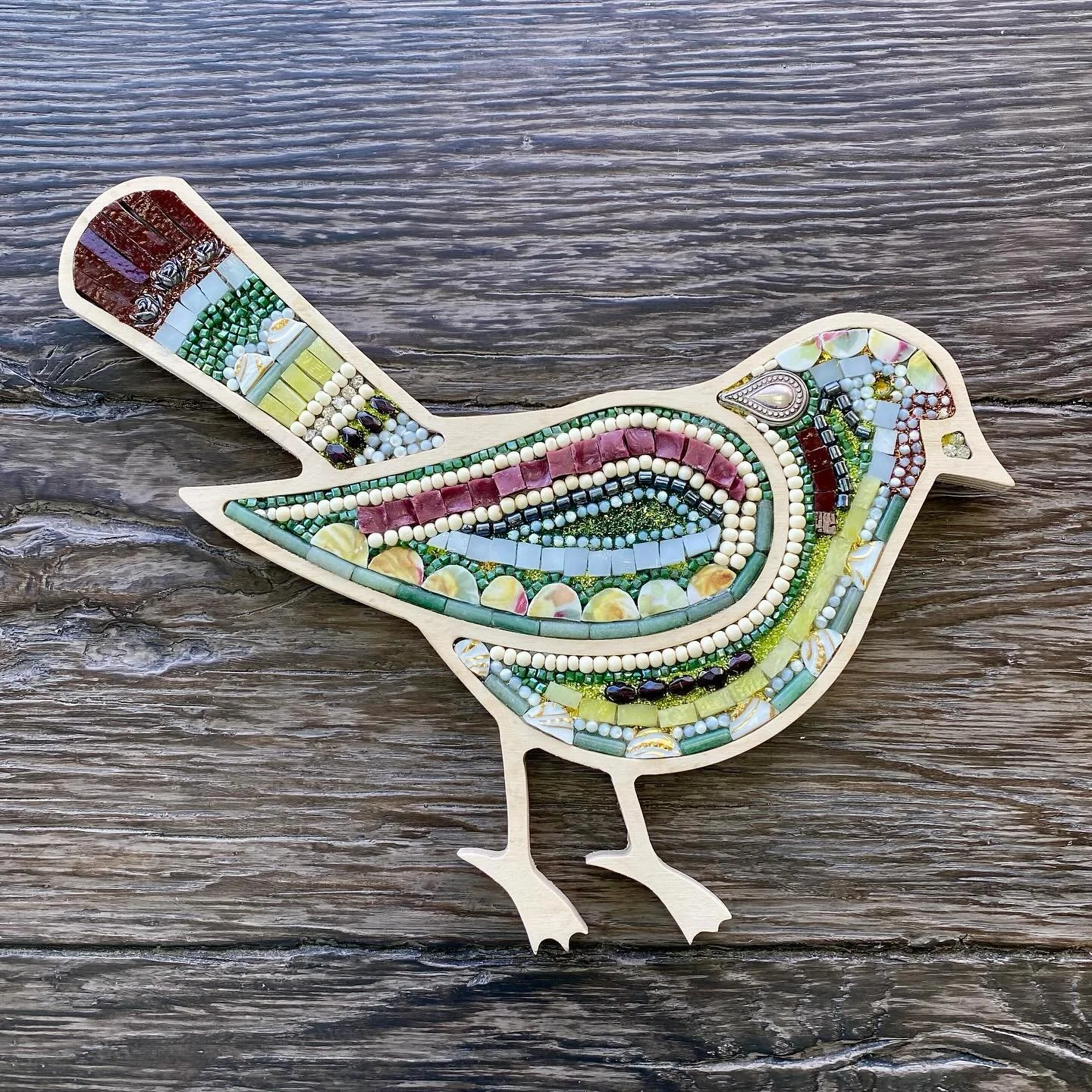 I love my new little bird! It&rsquo;s my first Sharra Frank&rsquo;s Shapes and I love the quality and natural wood of her shapes. Tiny work, for sure, but an enjoyable time creating this whimsical little bird. Also used GlamGrout by Glimmer Glass Mos