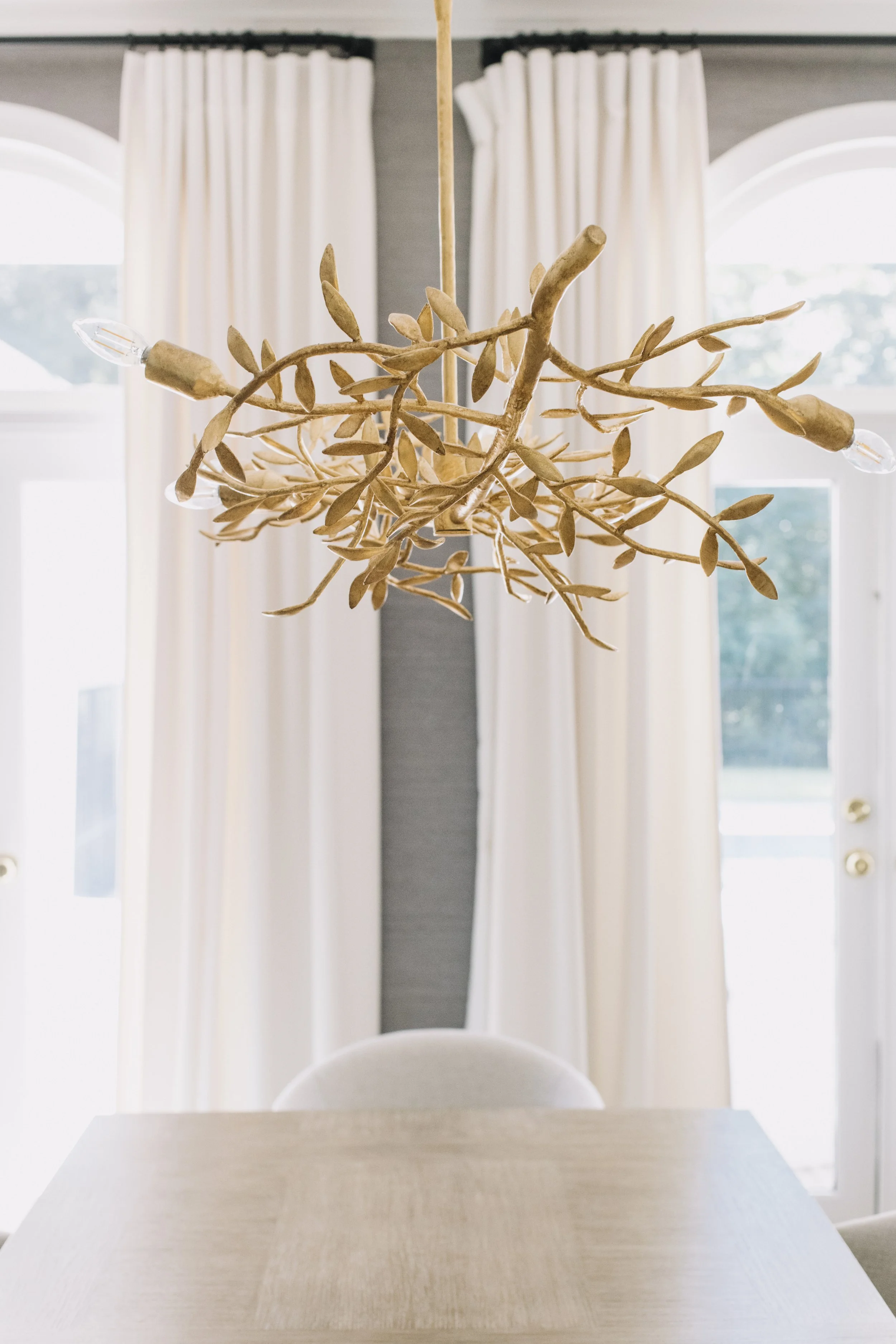 The Alexandra Lauren Guide to Designing a Dining Room That Entertains Beautifully