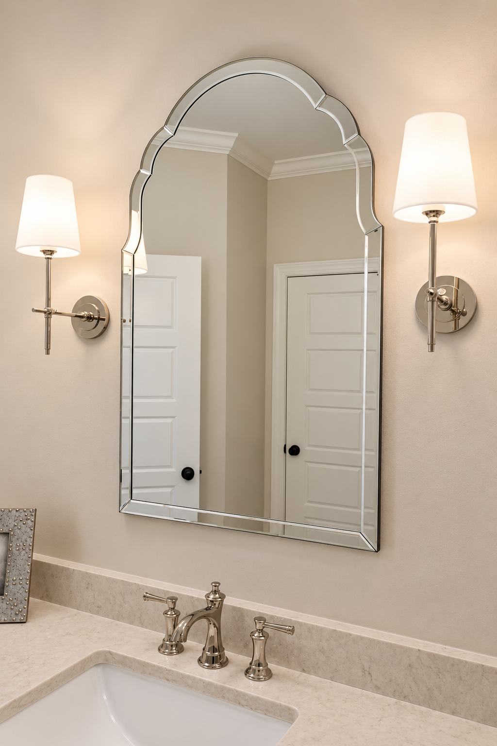 alexandra lauren taylor bathroom 3.png