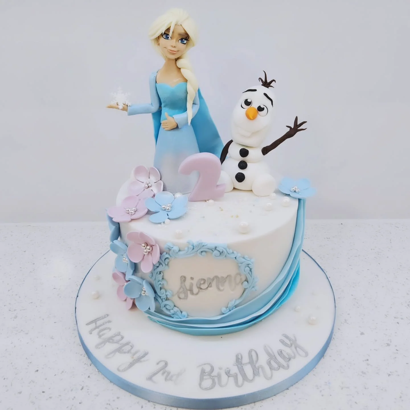 A very happy birthday to Sienna!!!
#birthdaycake #cupcakes#liverpool #liverpoolcakemaker#cakestagram #bestcakes #kidsofinstagram