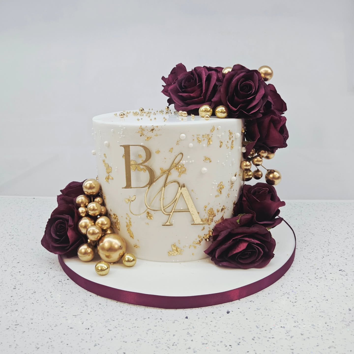 I love that Anniversary cakes are still very much a thing ❤️❤️❤️