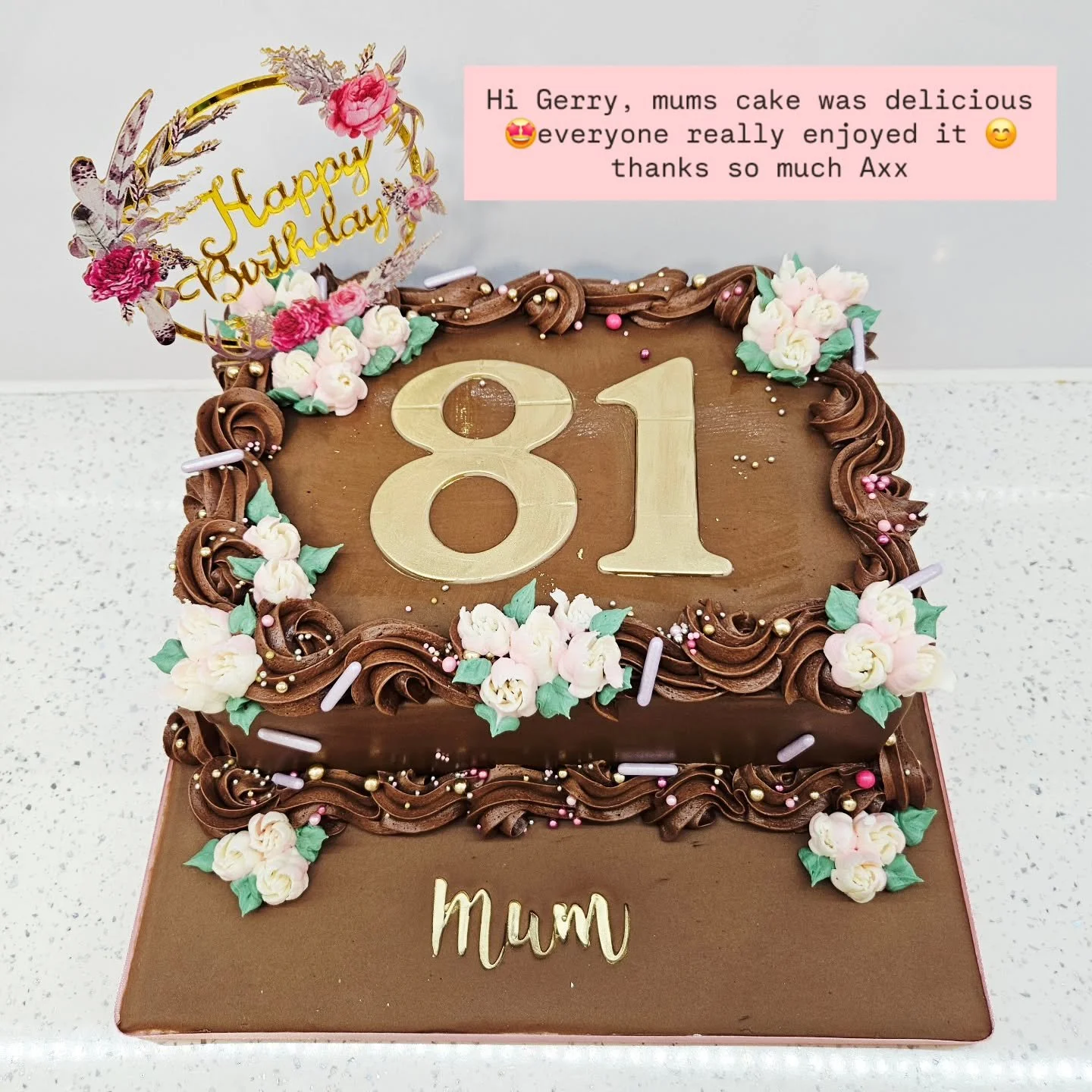 Always a hit when you order a semi bespoke cake!

#birthdaycake#cupcakes#liverpool