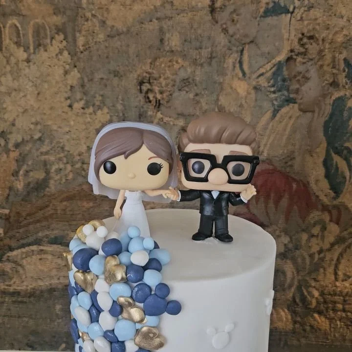 This is the first time I've been back to Thornton manor since the fire. And it's as glorious as I remember!

Today is all about Sam and Lauren. I know many will love this theme. Wishing you both  lots of love and may life be filled with your own adve