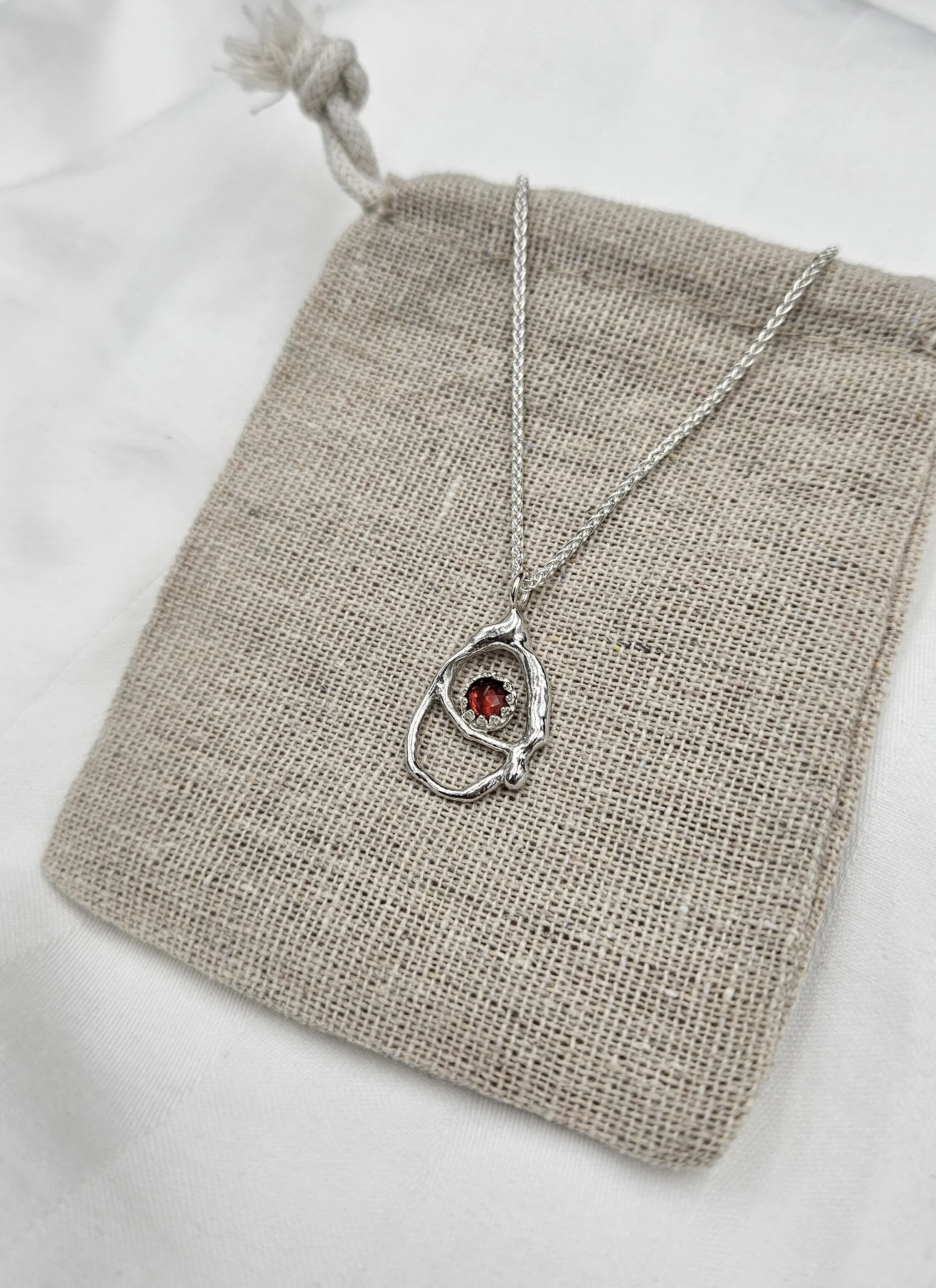 MoltenNckGarnet2.jpg
