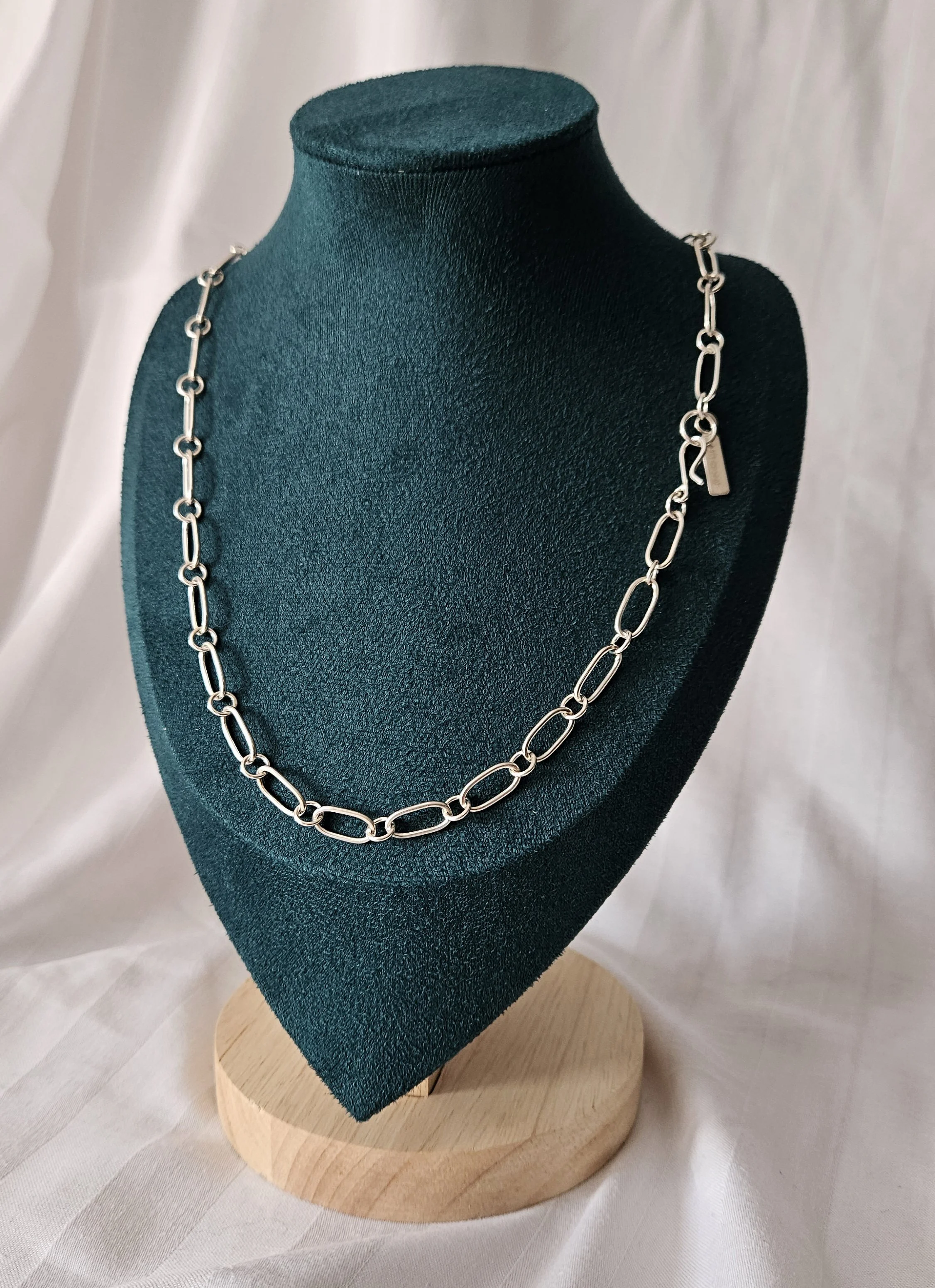 Longlinkchainnecklace2.jpg