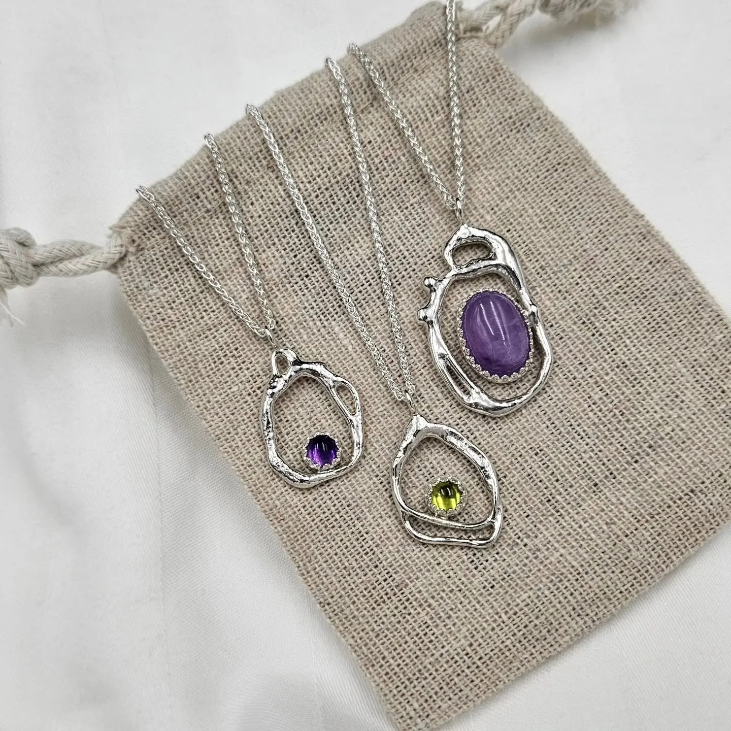 Surprise! I'm bringing back my molten silver collection, with a new look! Featuring a beautiful selection of natural gemstones - each piece has a unique shape. Truly one of a kind.

#bblanedesigns #handcraftedjeweller #amethyst #peridot #sterlingsilv