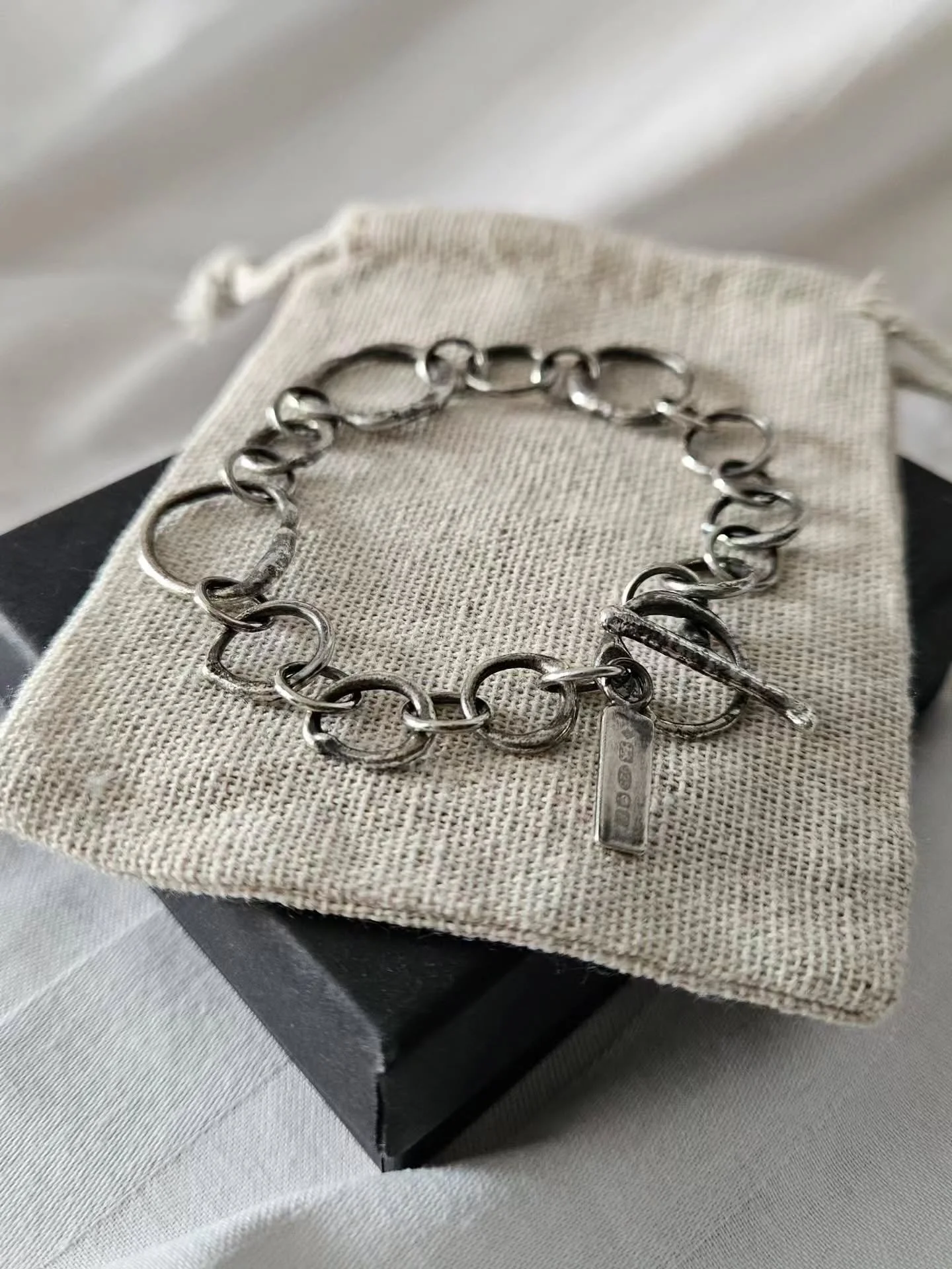 I love a timeless design, and there's nothing more classic than a good chain bracelet. Handmade link by link using recycled sterling silver.
A piece which you can enjoy everyday, and on special occasions!

#handcraftedjewellery #jewellerydesign #silv