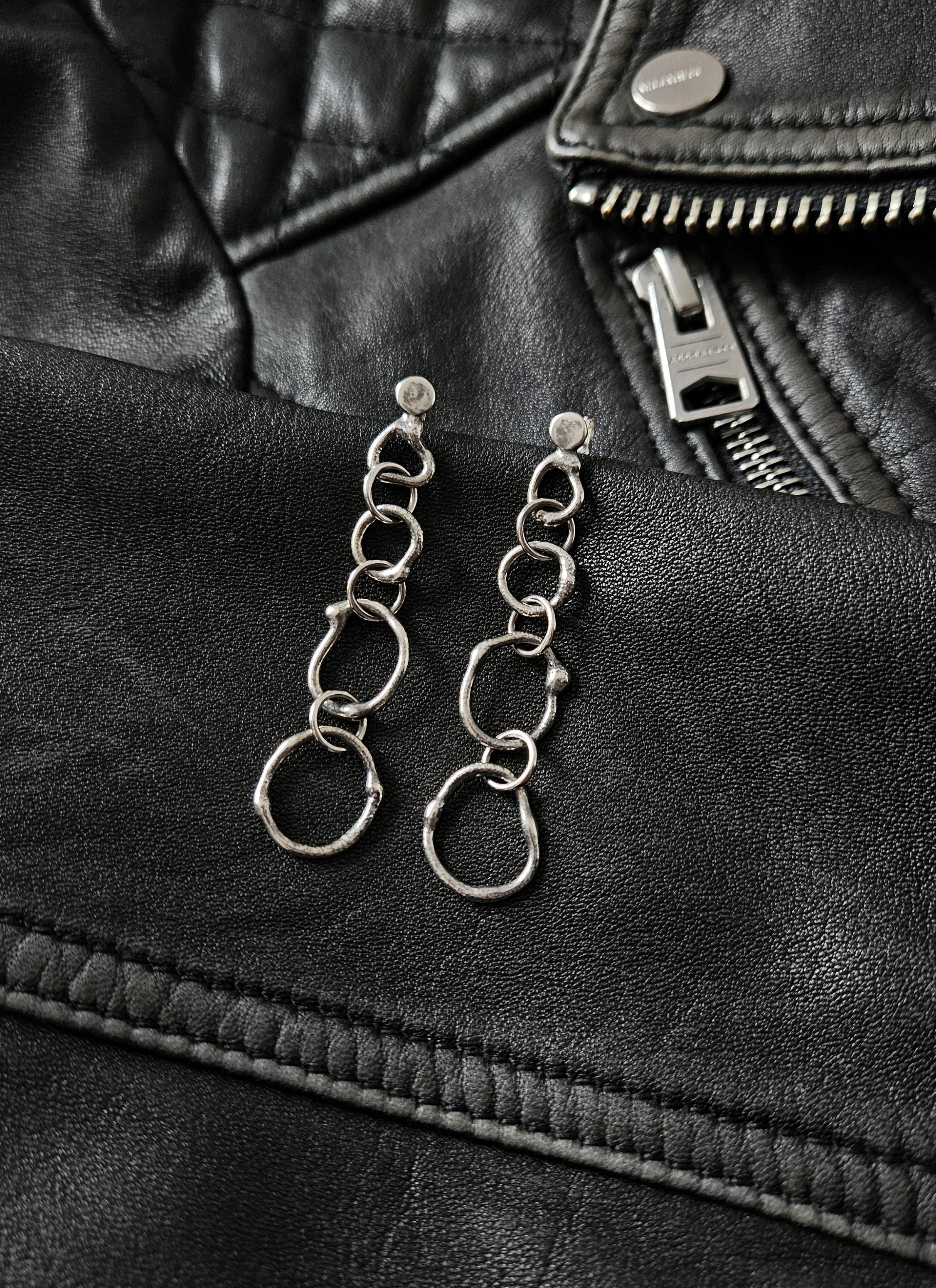 Interlinked Chain Earrings - Blackened Sterling Silver