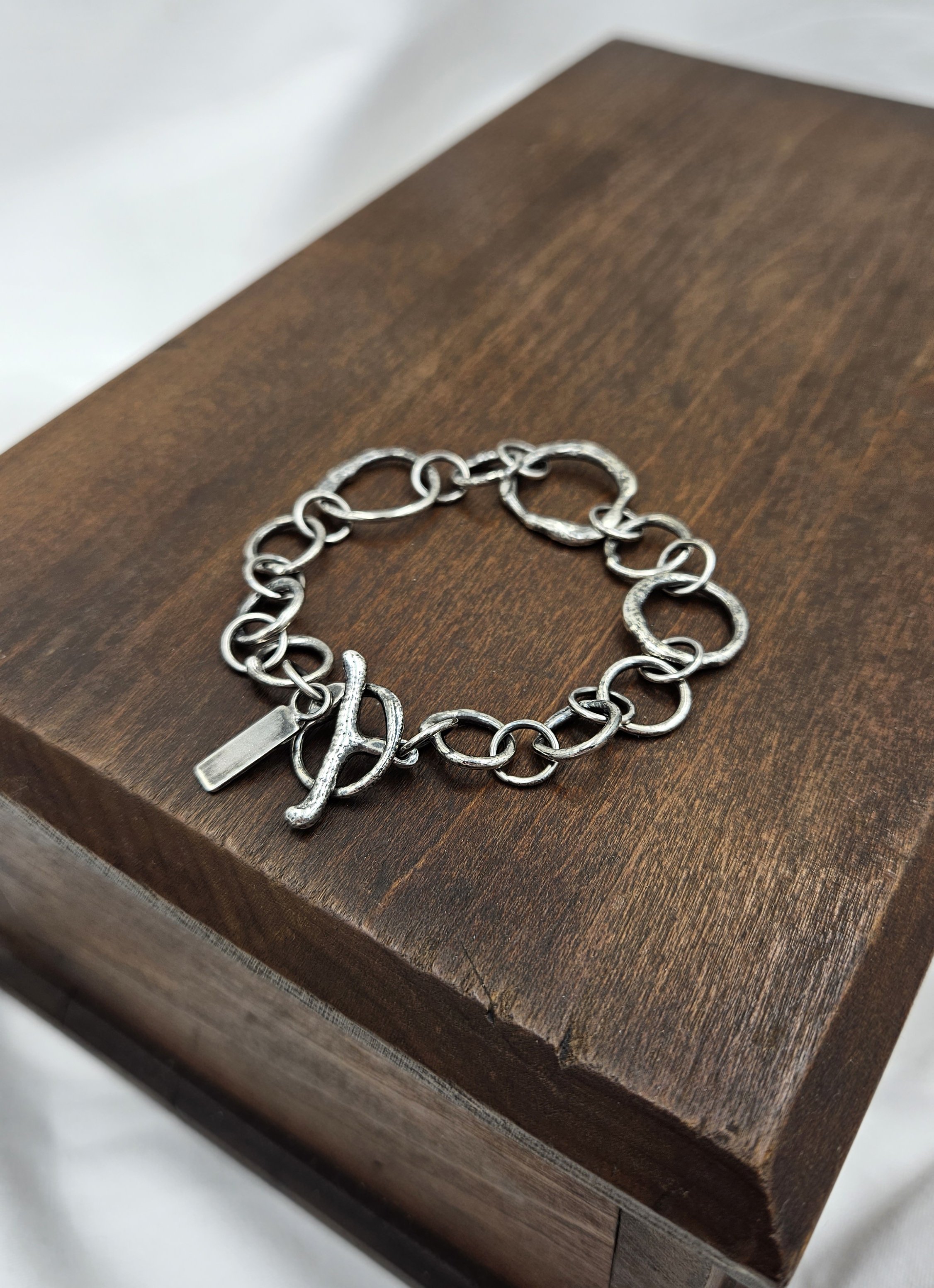 Interlinked Bracelet1.jpg