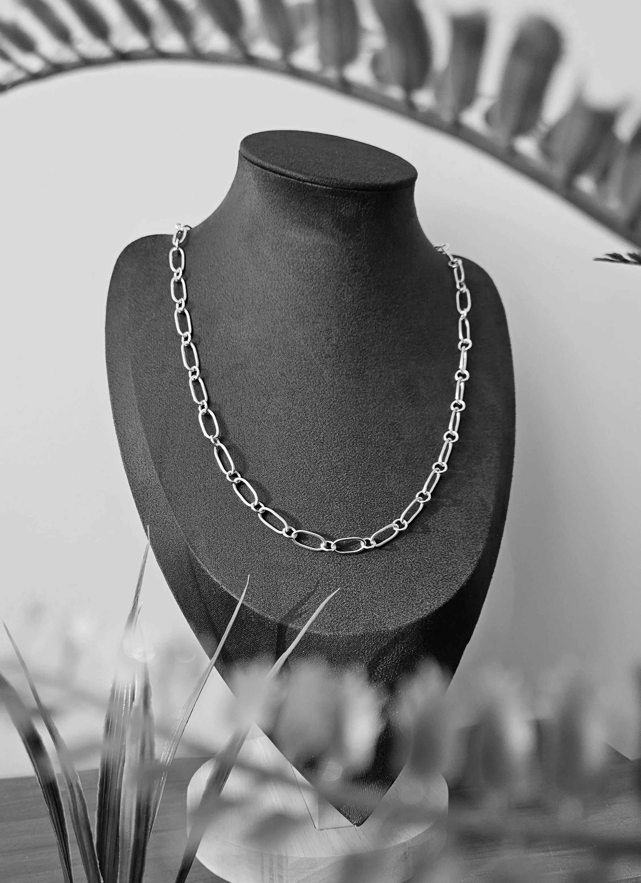 OvalLinkNecklace1BW.jpg