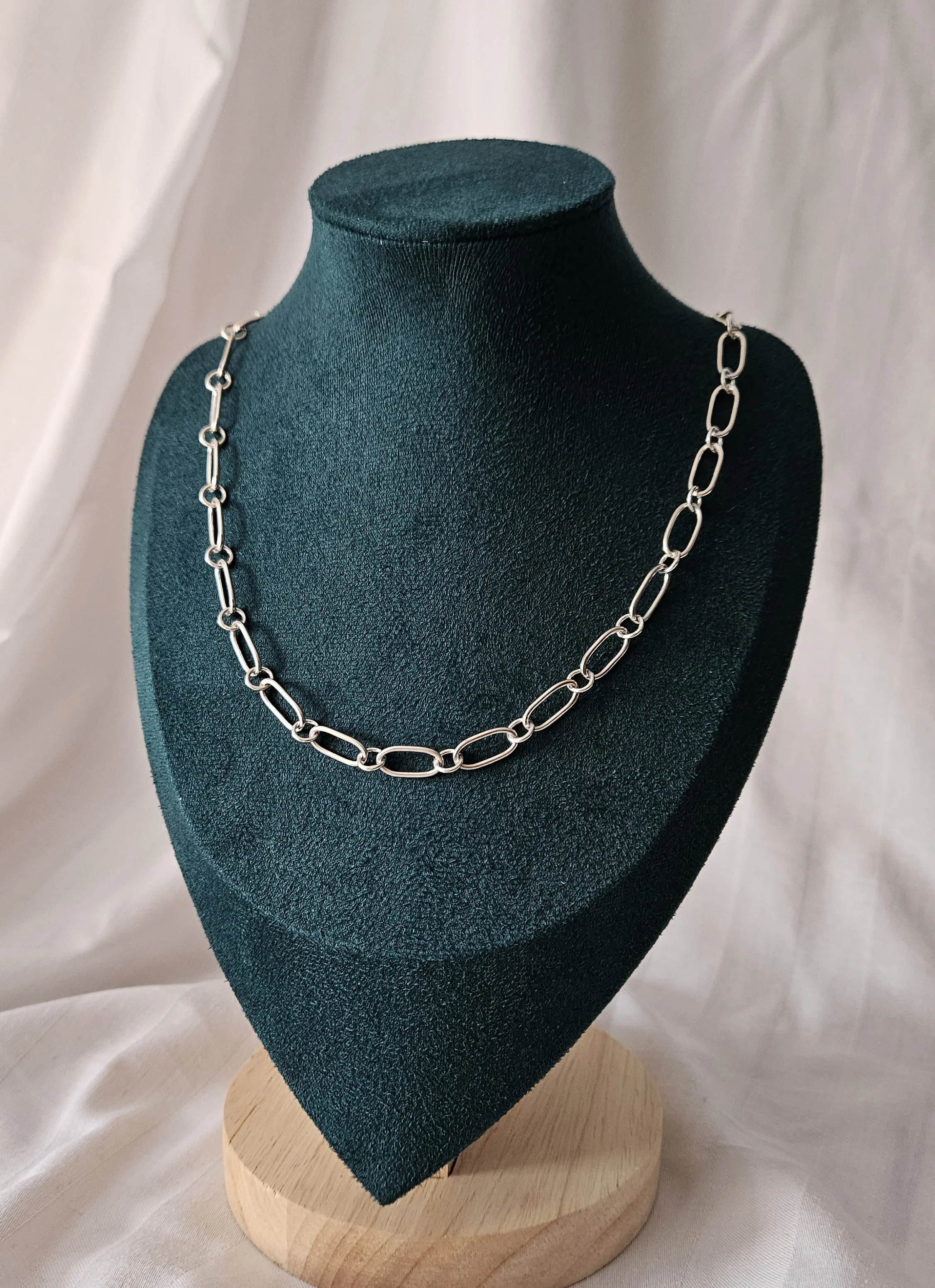 Longlinkchainnecklace3.jpg