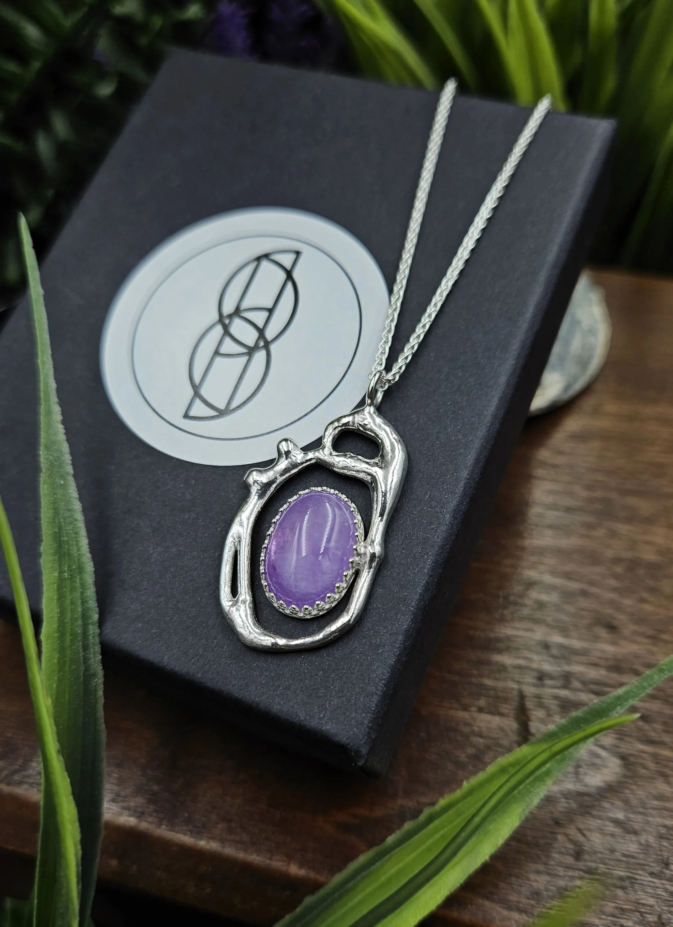 MoltenLargeNckLavAmethyst3.jpg