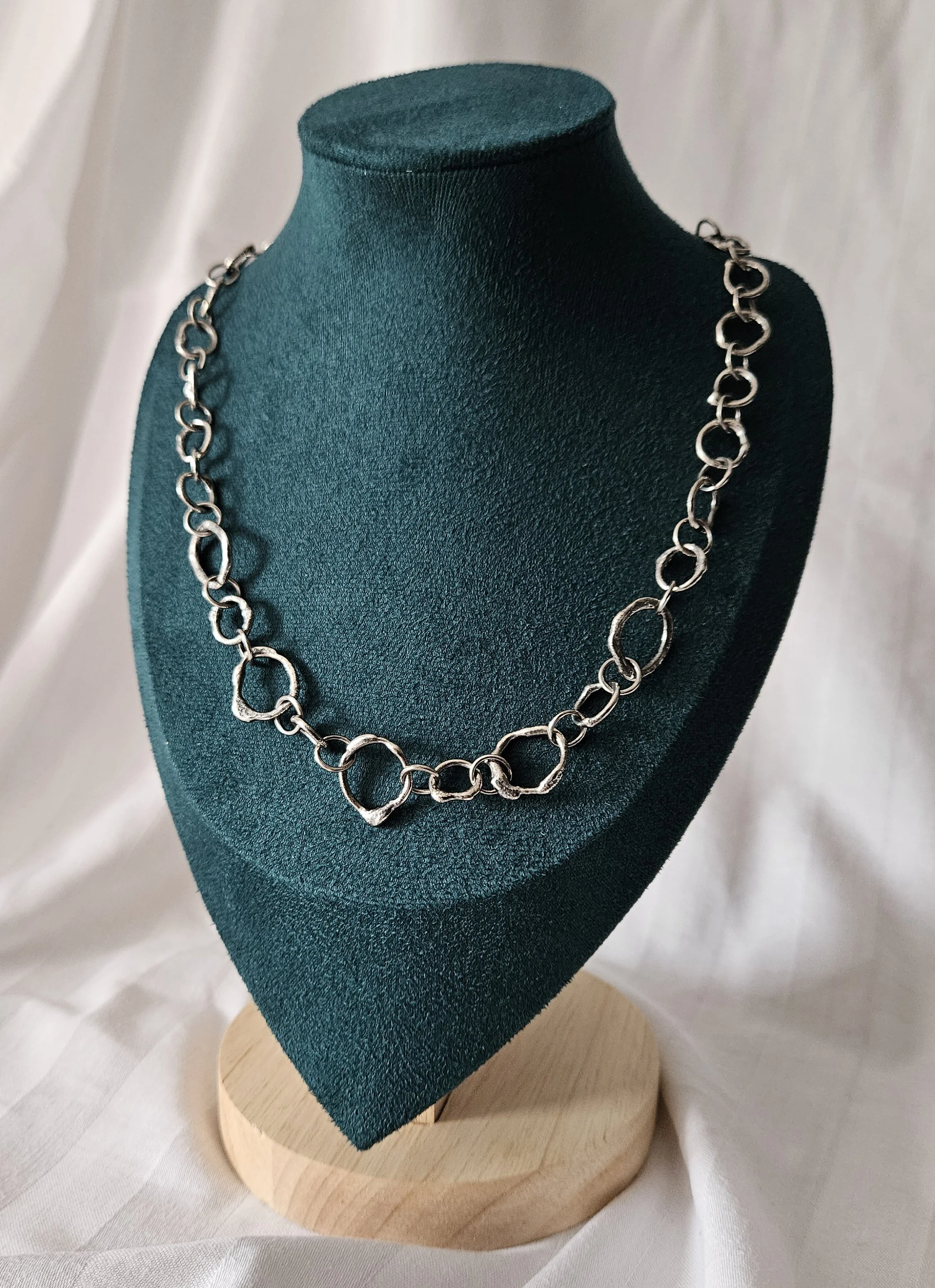 Interlinked Necklace Design.jpg