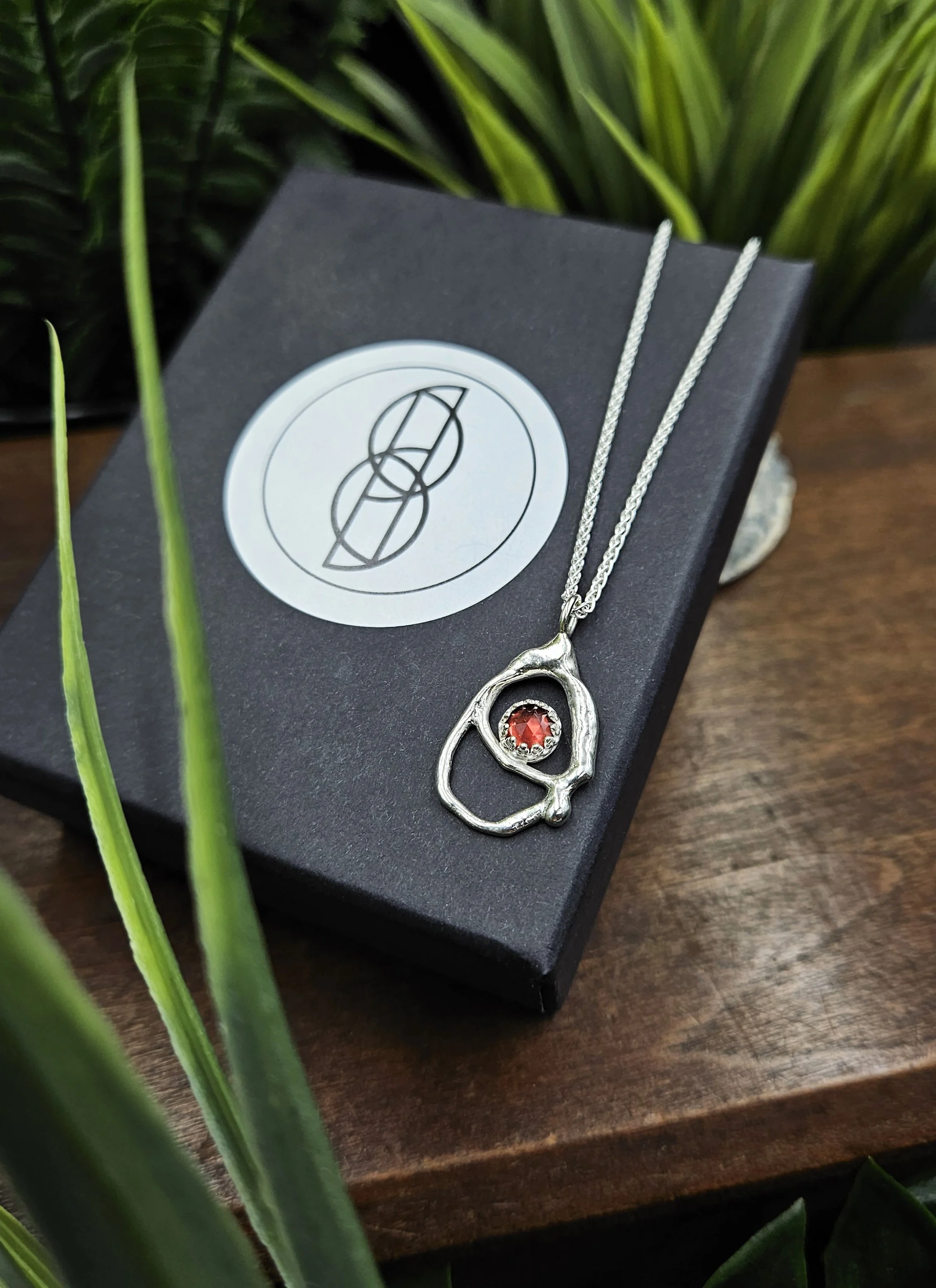 MoltenNckGarnet3.jpg
