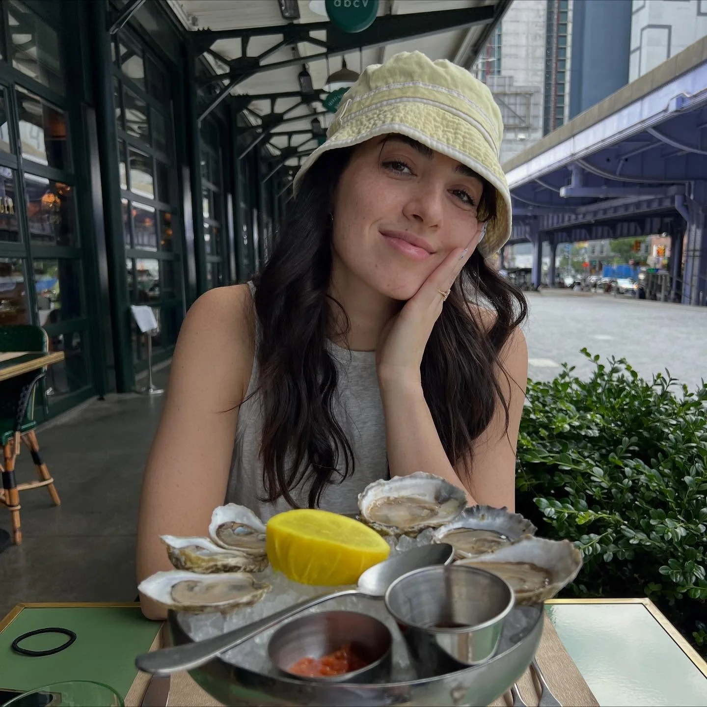 happy birfday to the love of my life, my fiance, my comedy cohost, my cat mom who stepped up, my queen, my begrudging concert partner, my favorite lady, and the person who makes me feel like bruce willis in his prime
