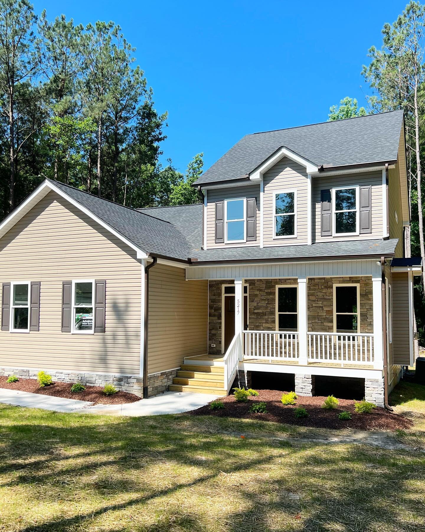 Closed!! 🏡 🔑

Lot 8 at O&rsquo;Connell Farms in Zebulon is ready for move in day!! 🤩

Follow us on Instagram ➡️ @oconnelldeveloping
www.oconnelldeveloping.com

#customhome #customhomes #homebuilder #custombuilder #customhomesnc #customhomedesign #