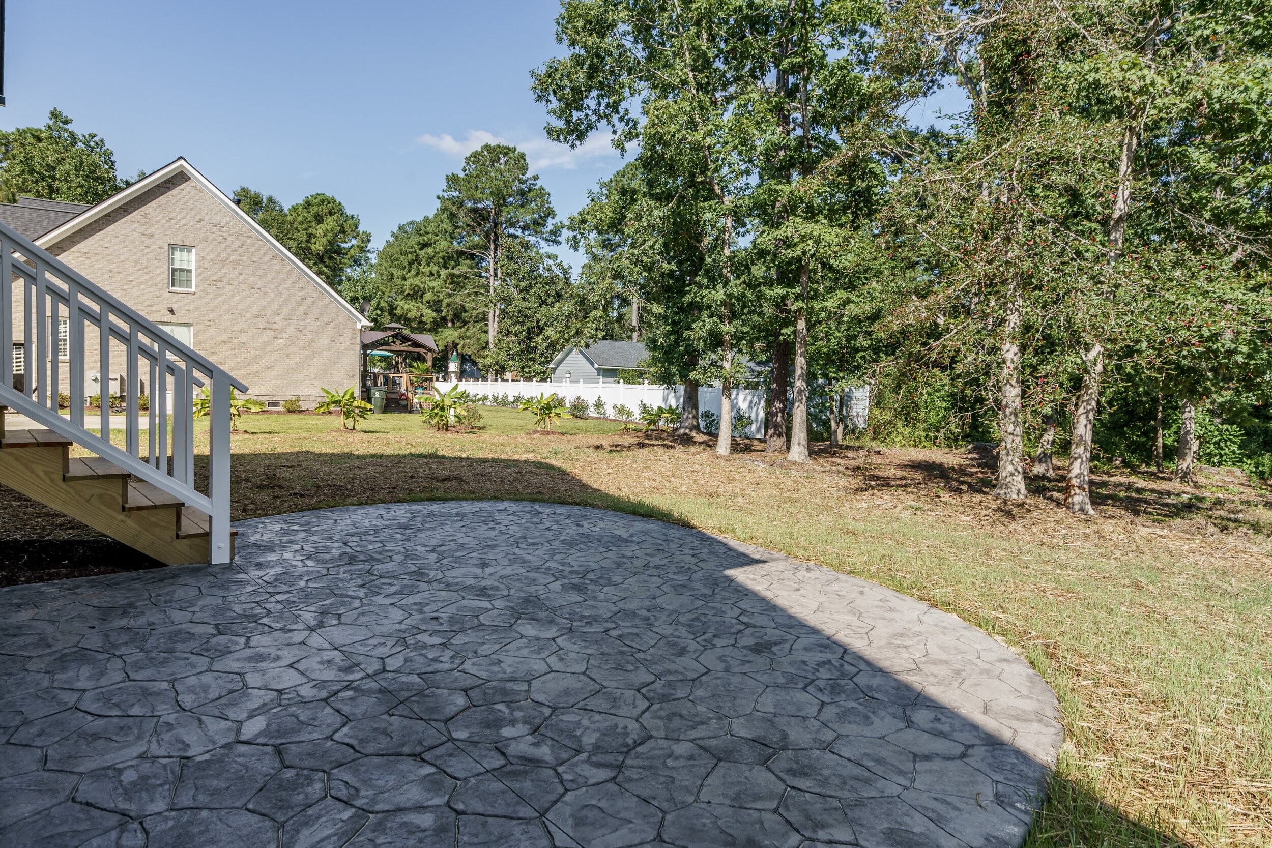 029_ Patio.jpg