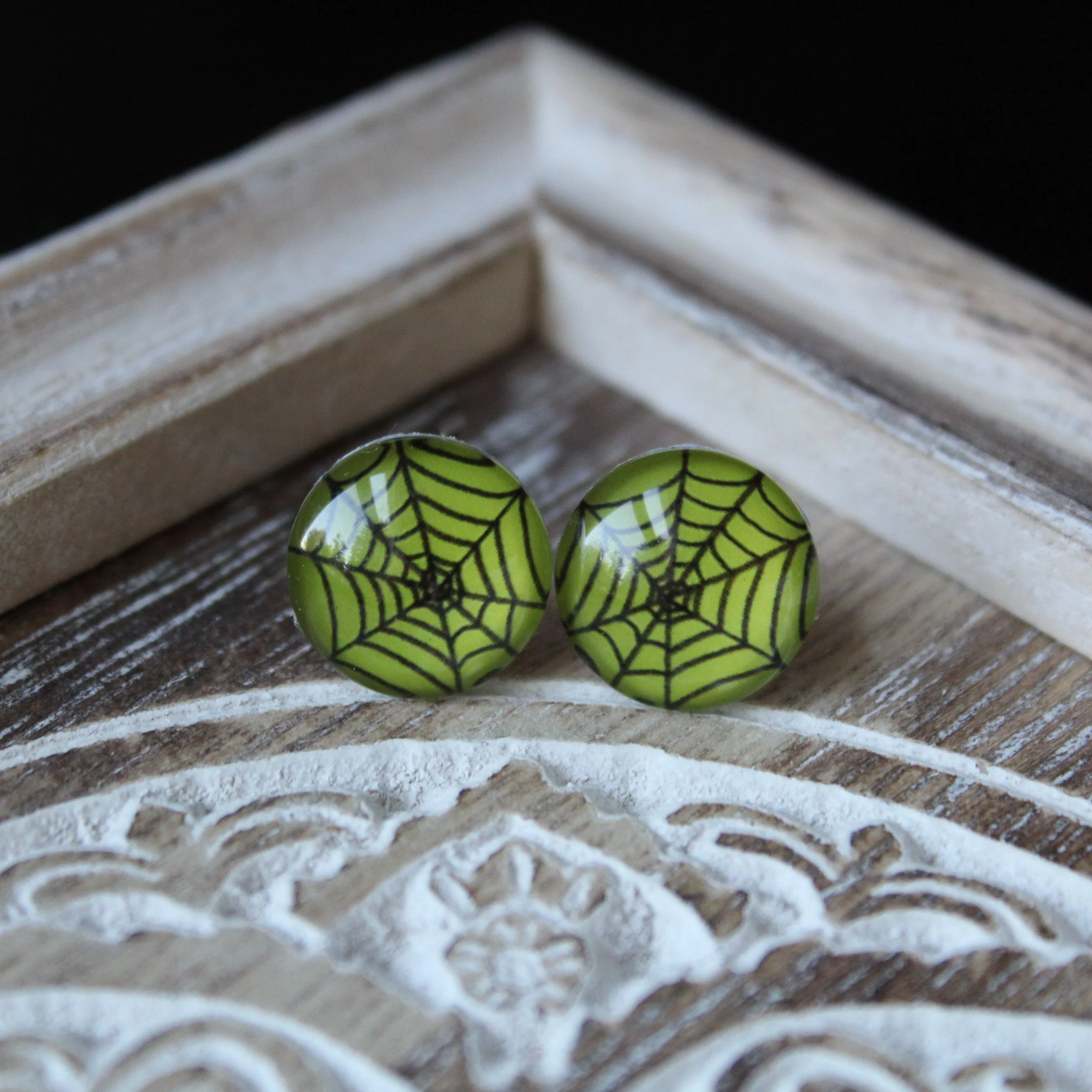 Throwback Green Webs Dome Studs