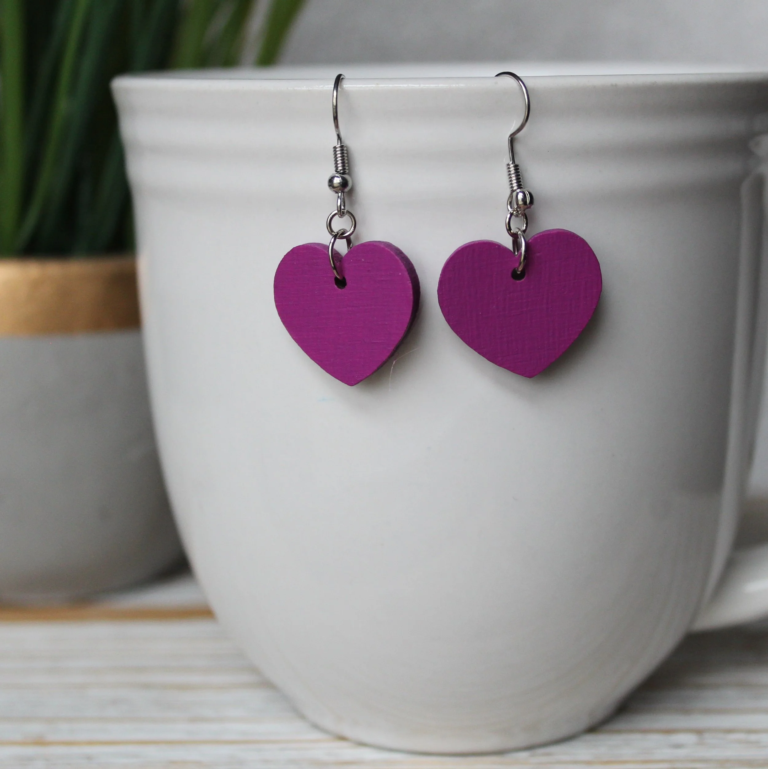 Throwback Cute Fuchsia Wooden Heart