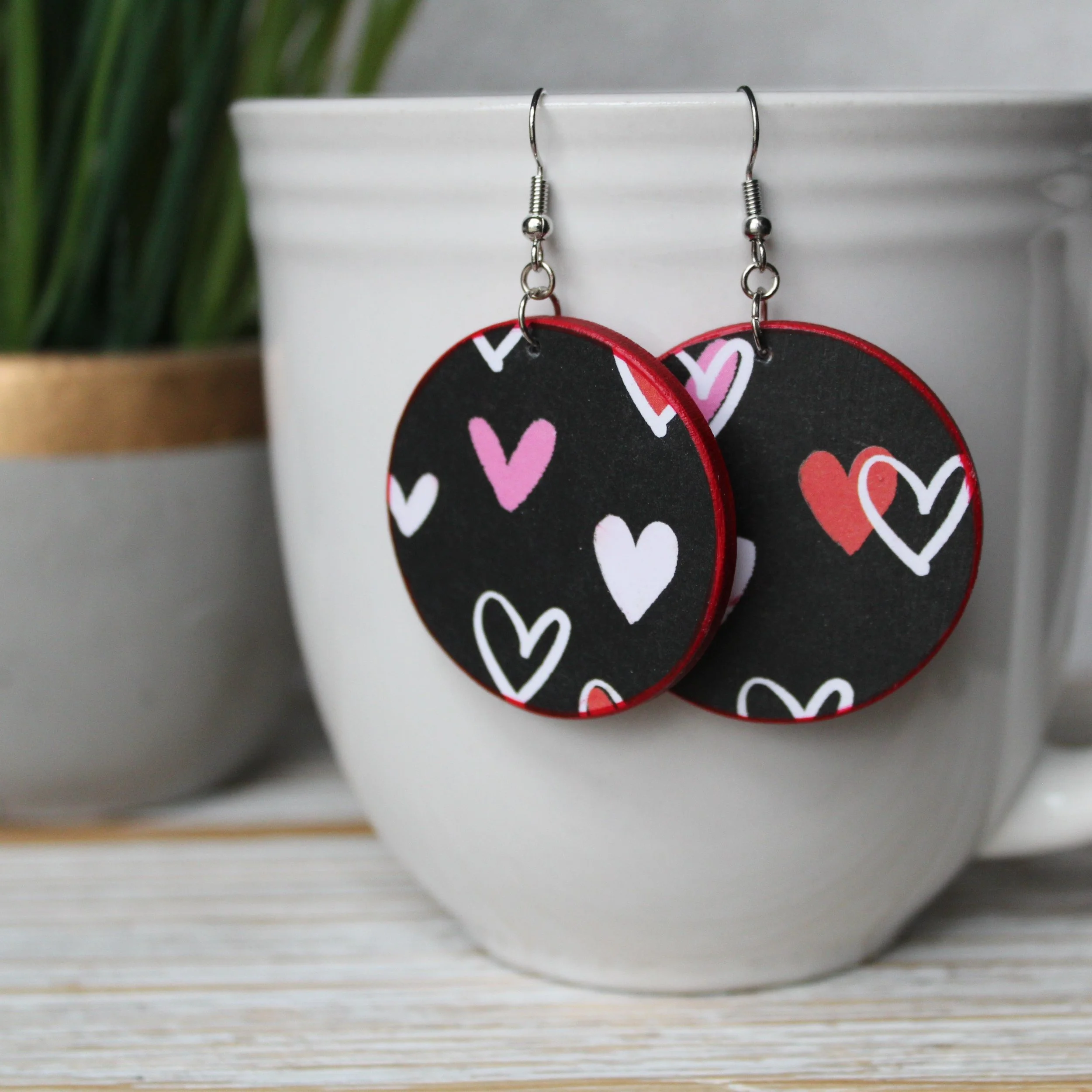 Throwback Cute Heart Outlines Wooden Disc