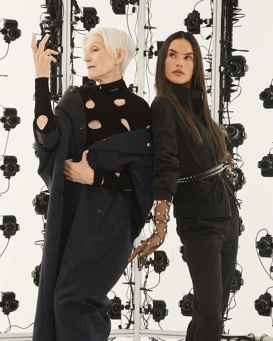The brilliant and visionary @shxpir shot @alessandraambrosio and @mayemusk at @nycap3d recently for @crfashionbook .  Shxpir is uses both photography and 3D scanning to create unimaginable photographs. #photogrammetry #3dscanning #fashion #mayemusk #