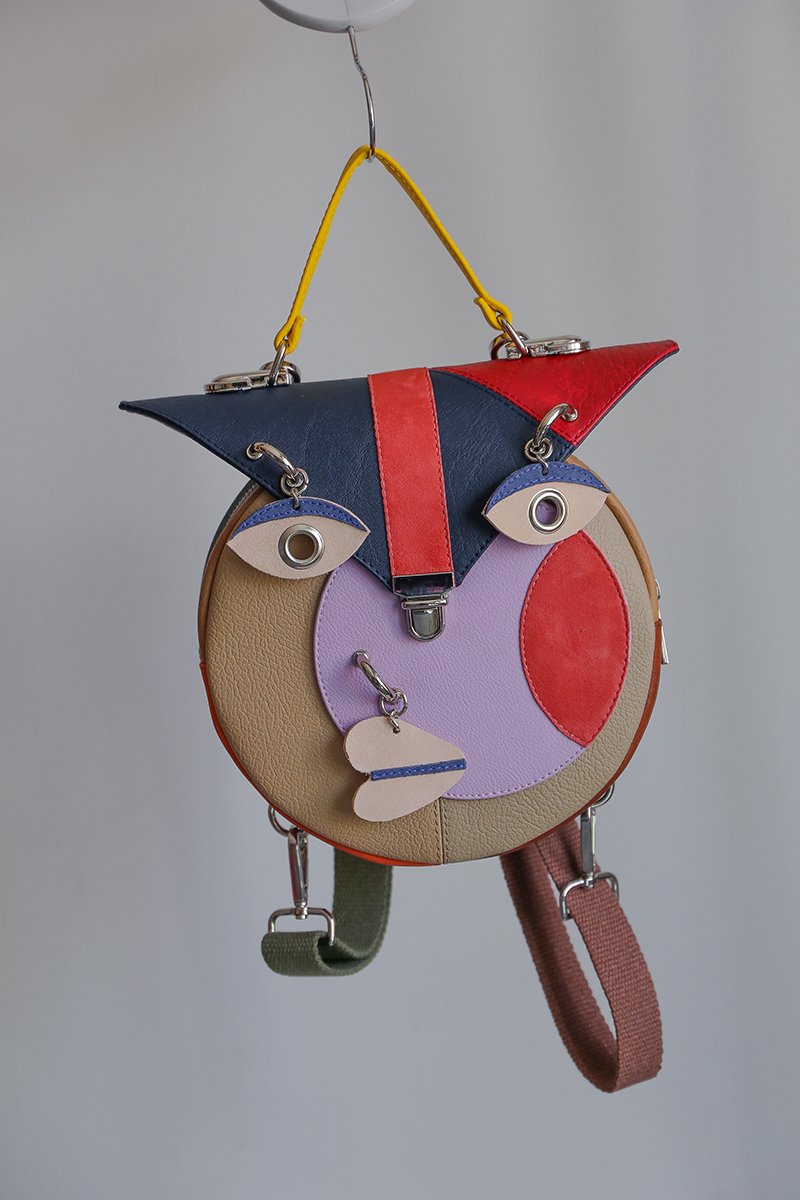 OWL - Femme au Béret Mauve