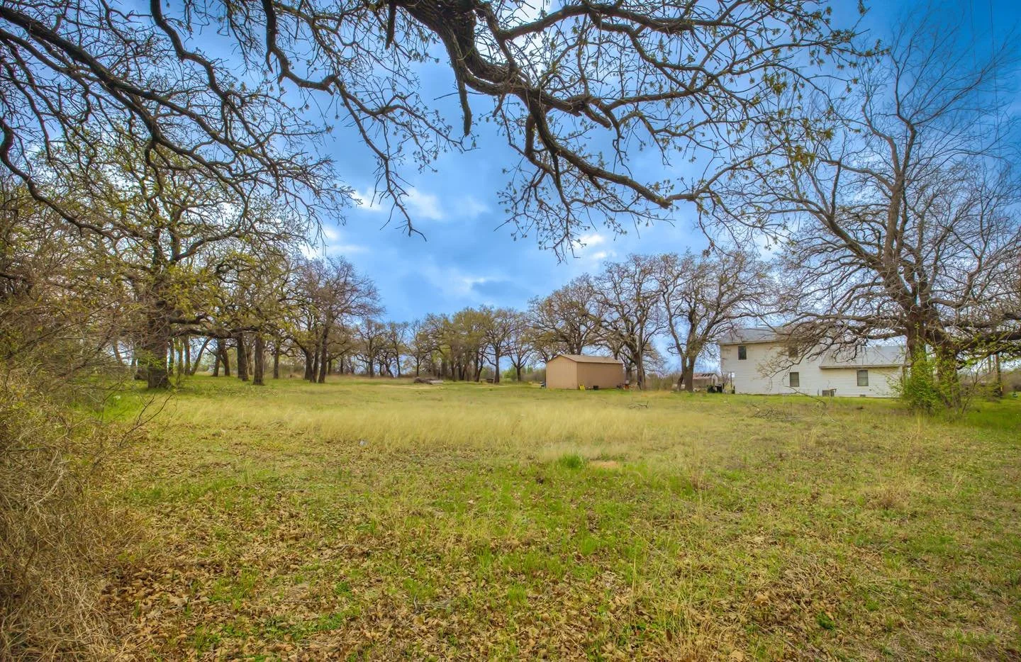 ‼️AVAILABLE‼️
Stephenville, Texas

Positioned in a high-visibility, high-growth area, this versatile 5-acre MOL property presents exceptional potential for residential, commercial, or income-producing development.

Property highlights include:
&bull;