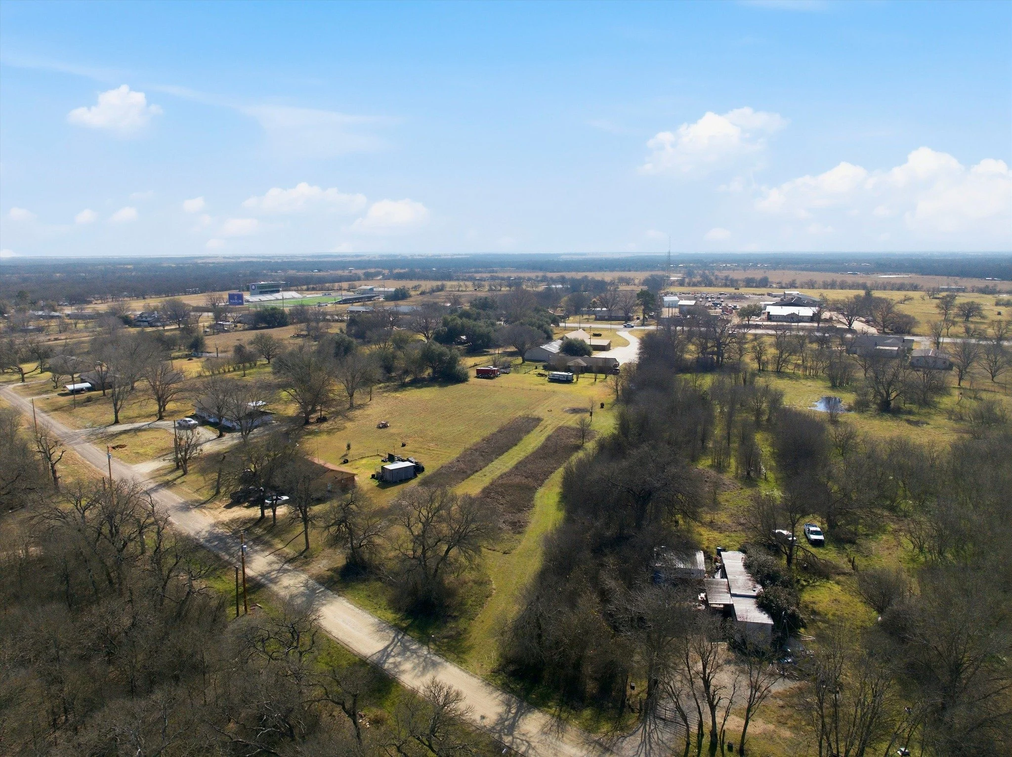🌟 Land For Sale in Marlin, TX! 🌟

Looking for the perfect spot to build your dream home? 🏡 Check out this 1.452-acre tract on CR 173 in Marlin, TX!

🌳 Spacious 1-acre lot
🏡 Ideal for your custom homesite
🌅 Peaceful country setting
🚗 Easy acces